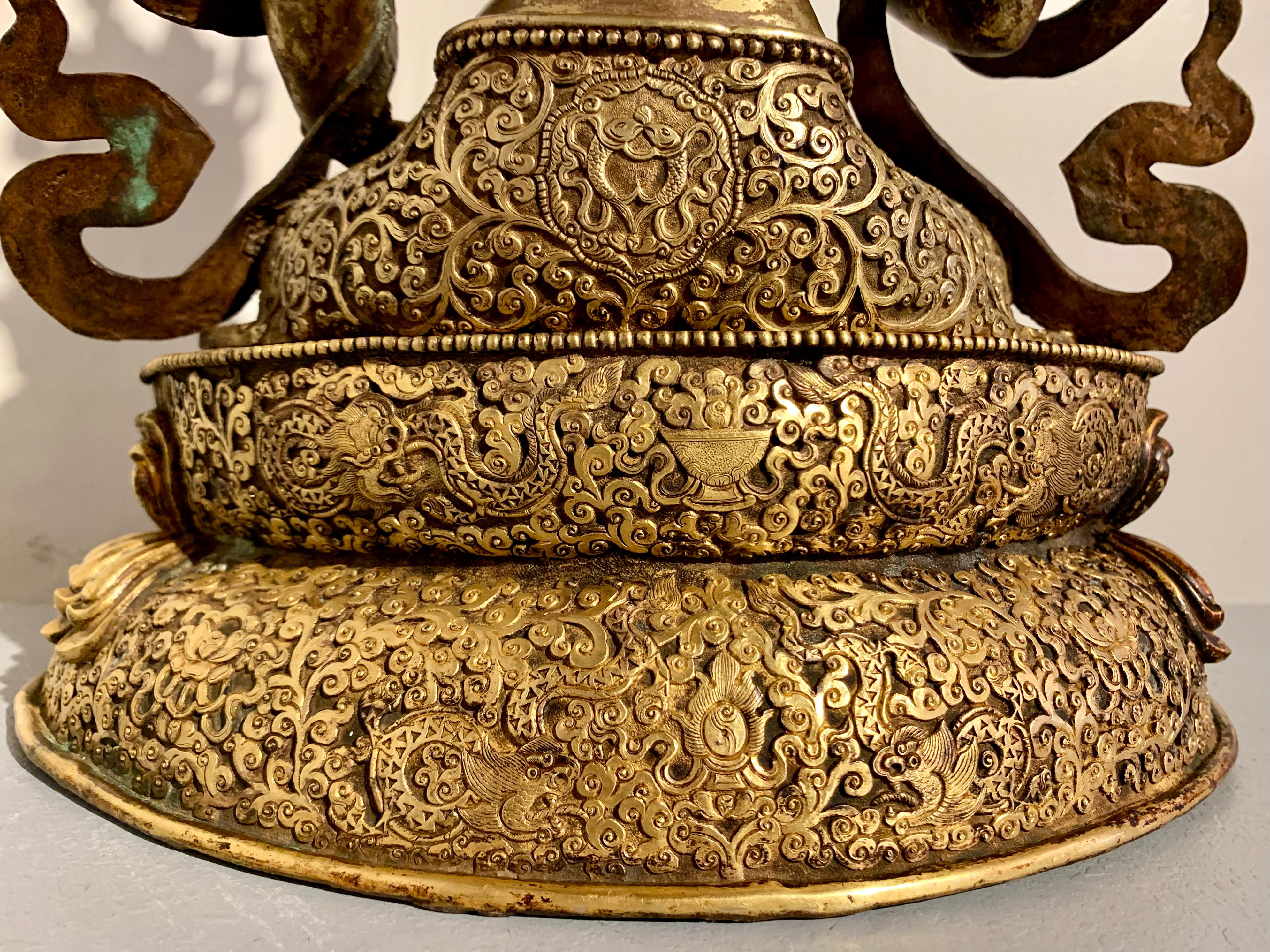 Grand Bouddha Vajrasattva népalais vintage en bronze doré, milieu du XXe siècle en vente 4