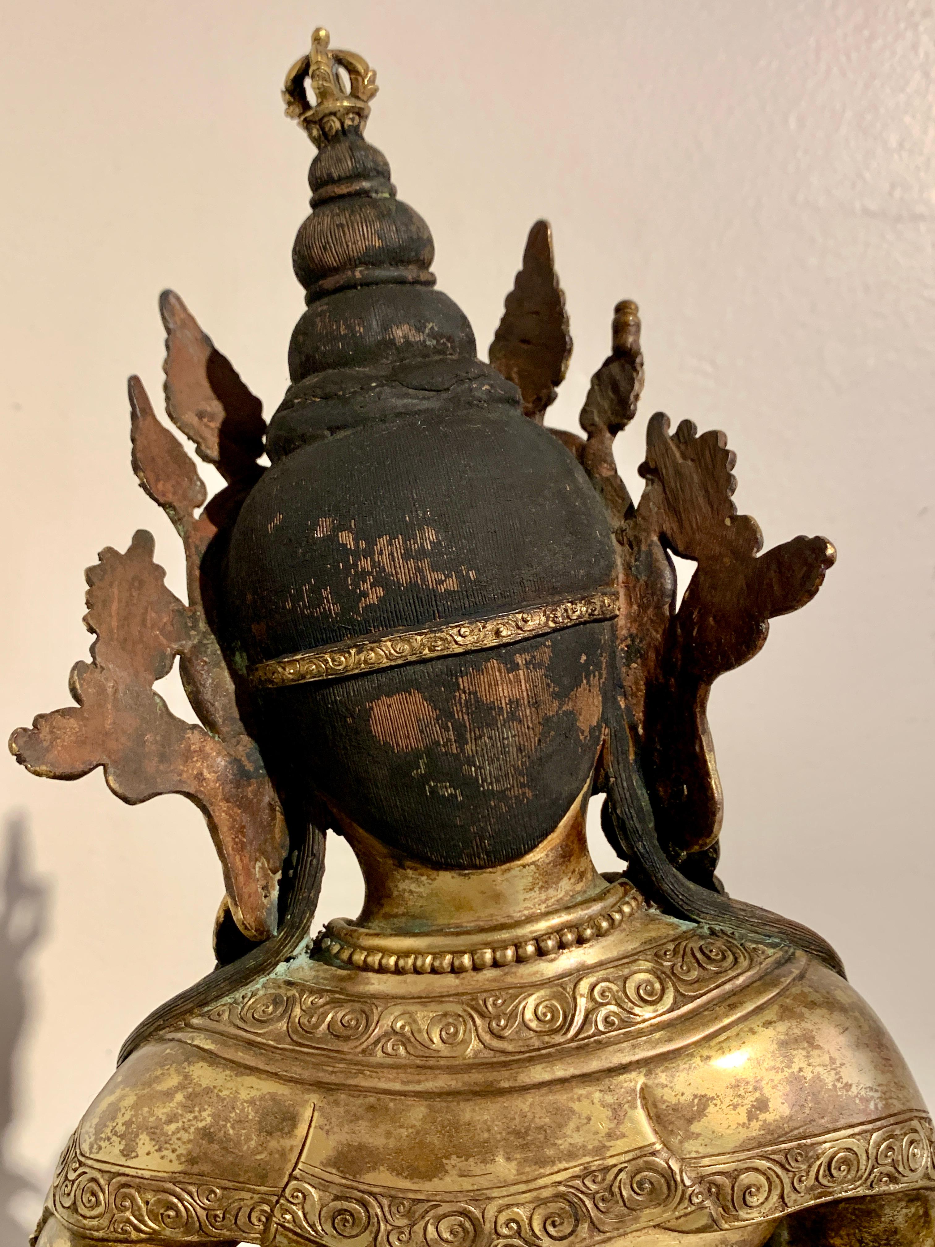 Grand Bouddha Vajrasattva népalais vintage en bronze doré, milieu du XXe siècle en vente 8
