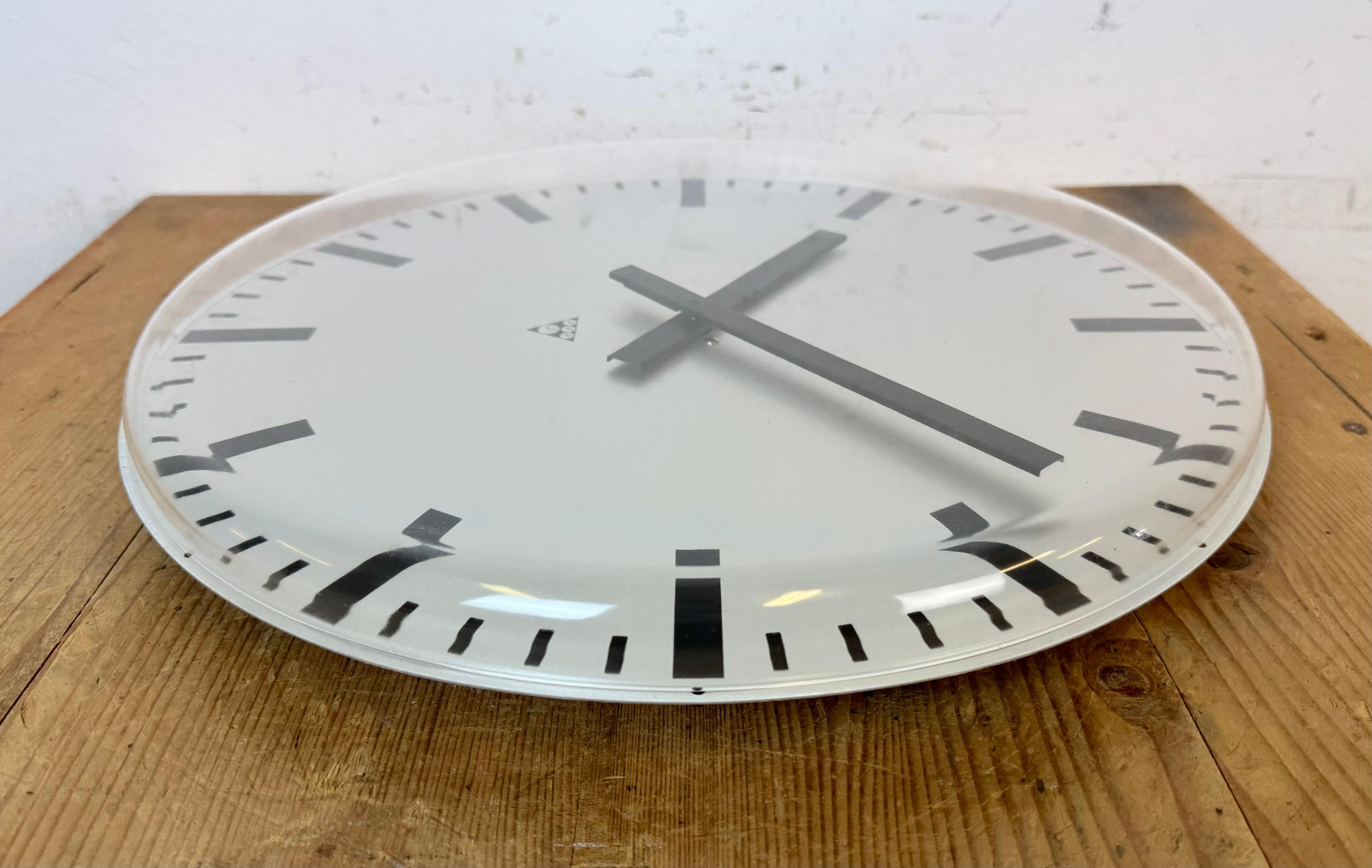 Large Vintage Office Wall Clock from Pragotron, 1980s For Sale 4