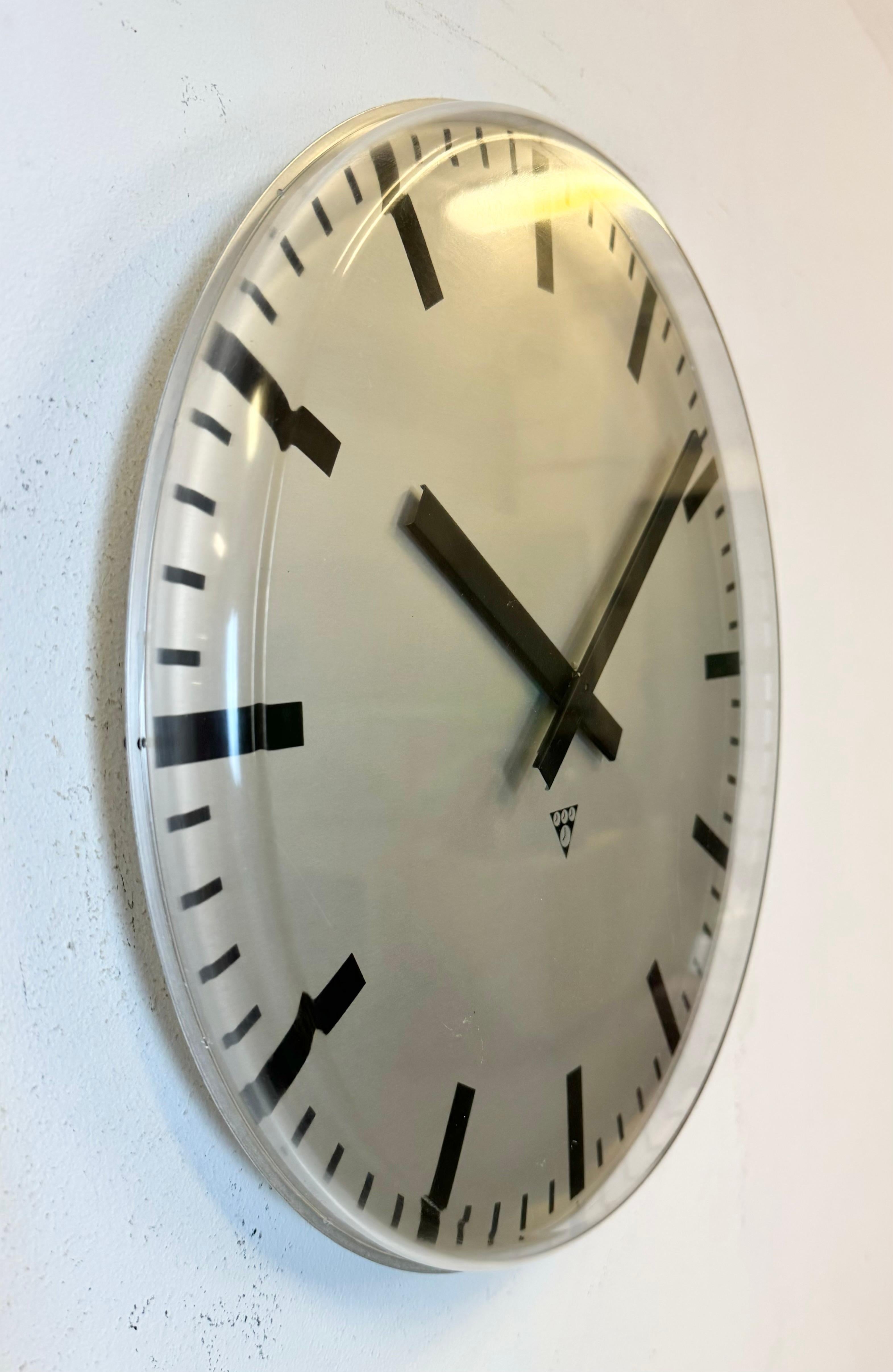Large Vintage Office Wall Clock from Pragotron, 1980s In Good Condition For Sale In Kojetice, CZ