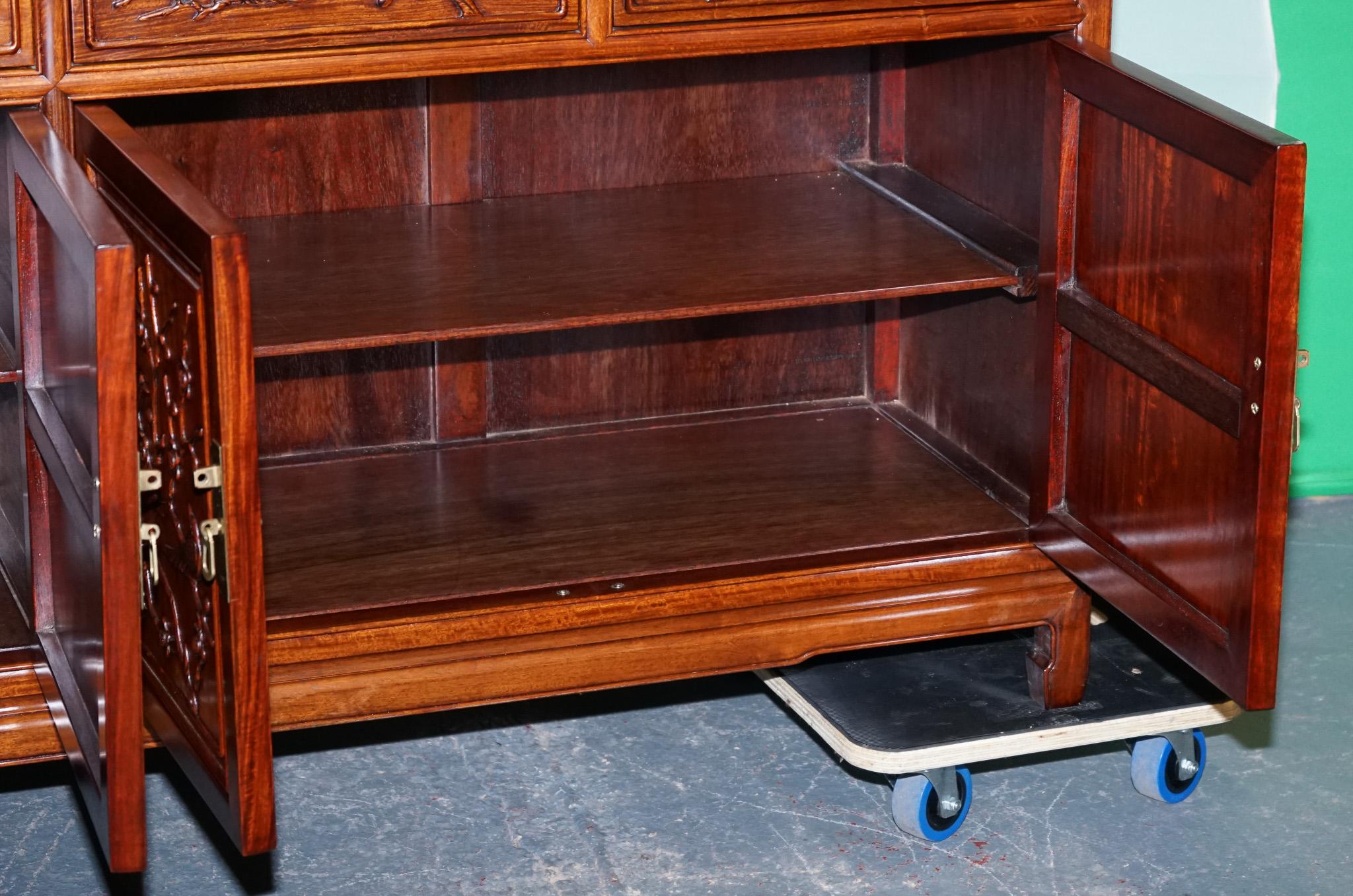LARGE VINTAGE ORIENTAL CHINESE CARVED SOLID BOOKCASE DISPLAY CABINET WITH LiGHTS For Sale 3