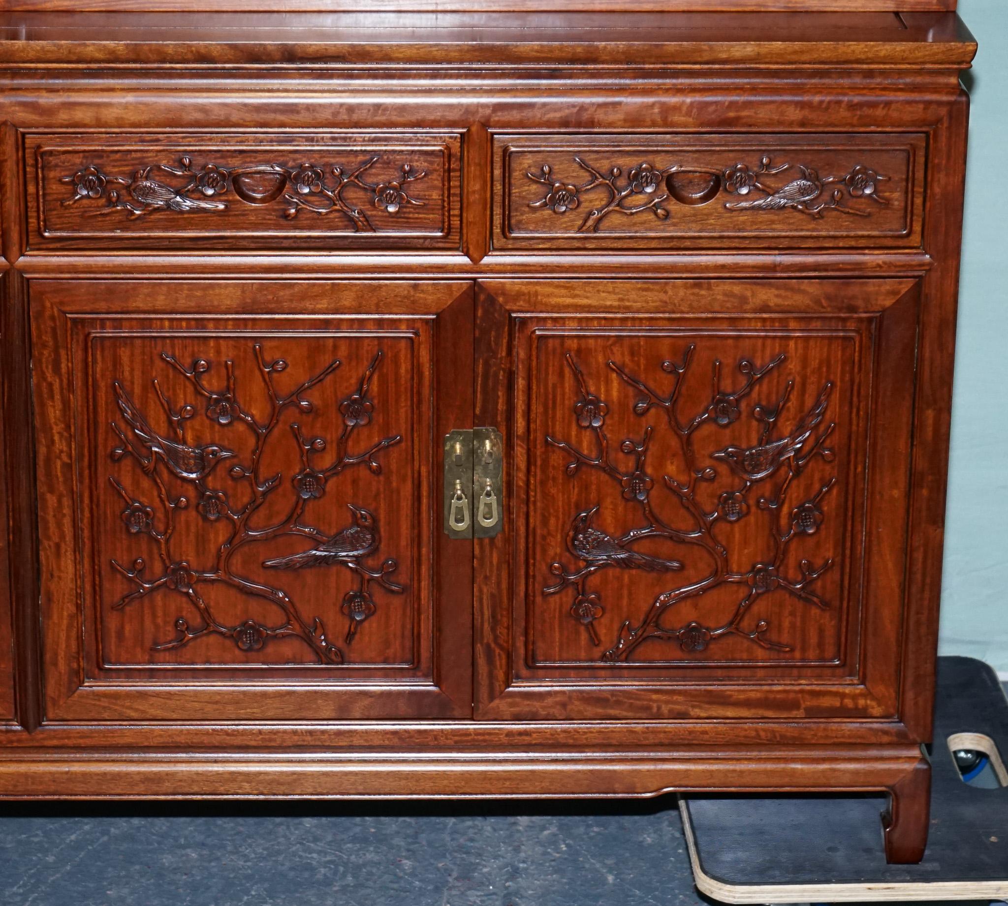 LARGE VINTAGE ORIENTAL CHINESE CARVED SOLID BOOKCASE DISPLAY CABINET WITH LiGHTS For Sale 12