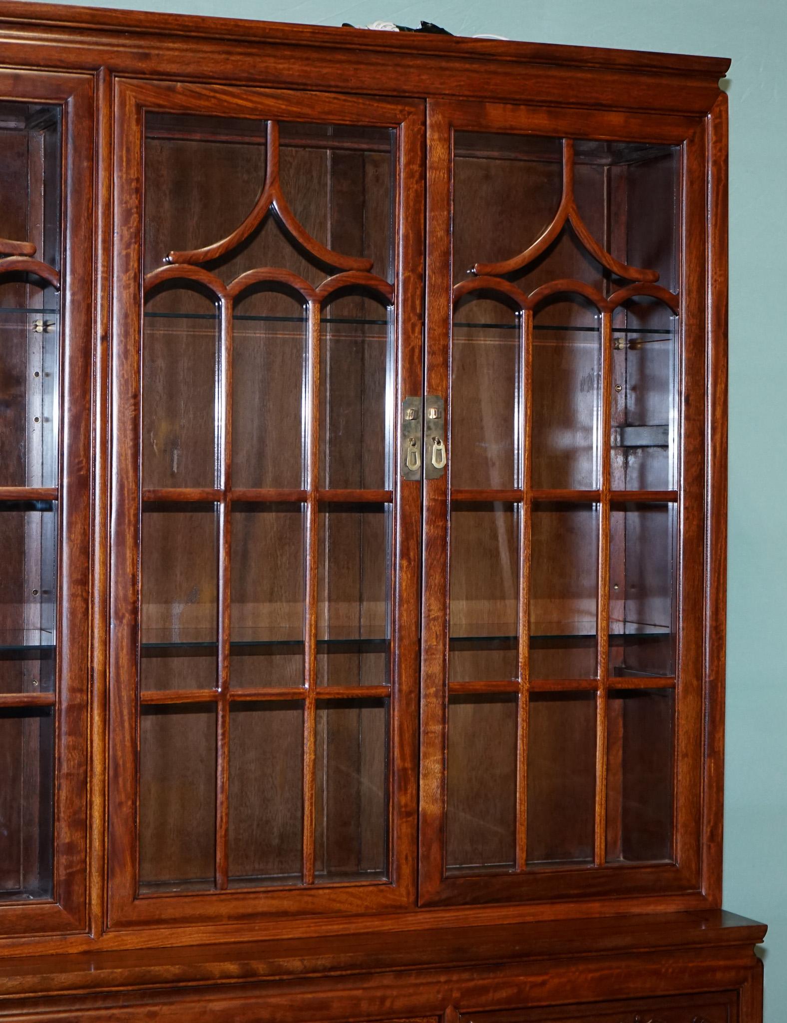British LARGE VINTAGE ORIENTAL CHINESE CARVED SOLID BOOKCASE DISPLAY CABINET WITH LiGHTS For Sale