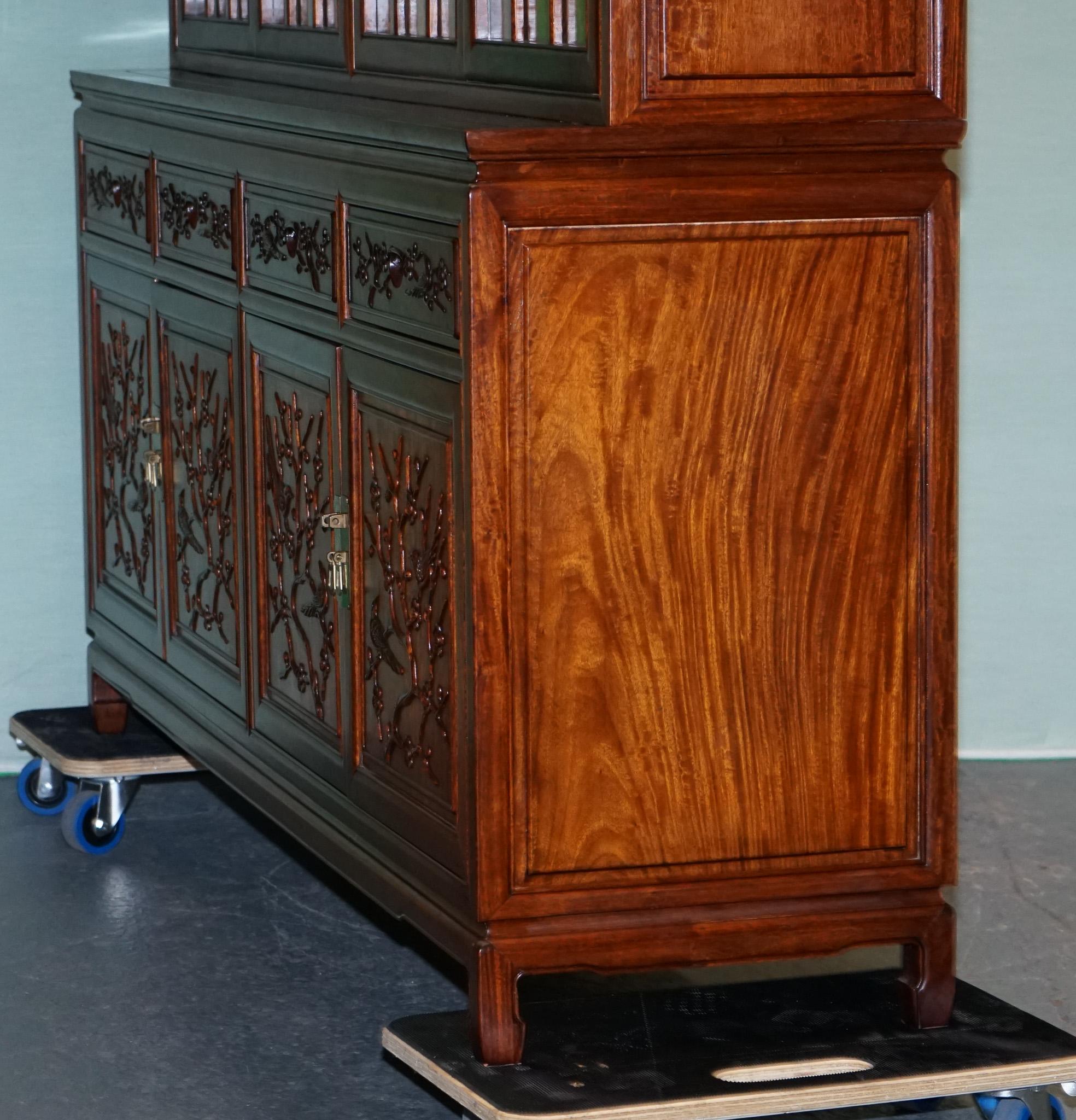 Hand-Crafted LARGE VINTAGE ORIENTAL CHINESE CARVED SOLID BOOKCASE DISPLAY CABINET WITH LiGHTS For Sale