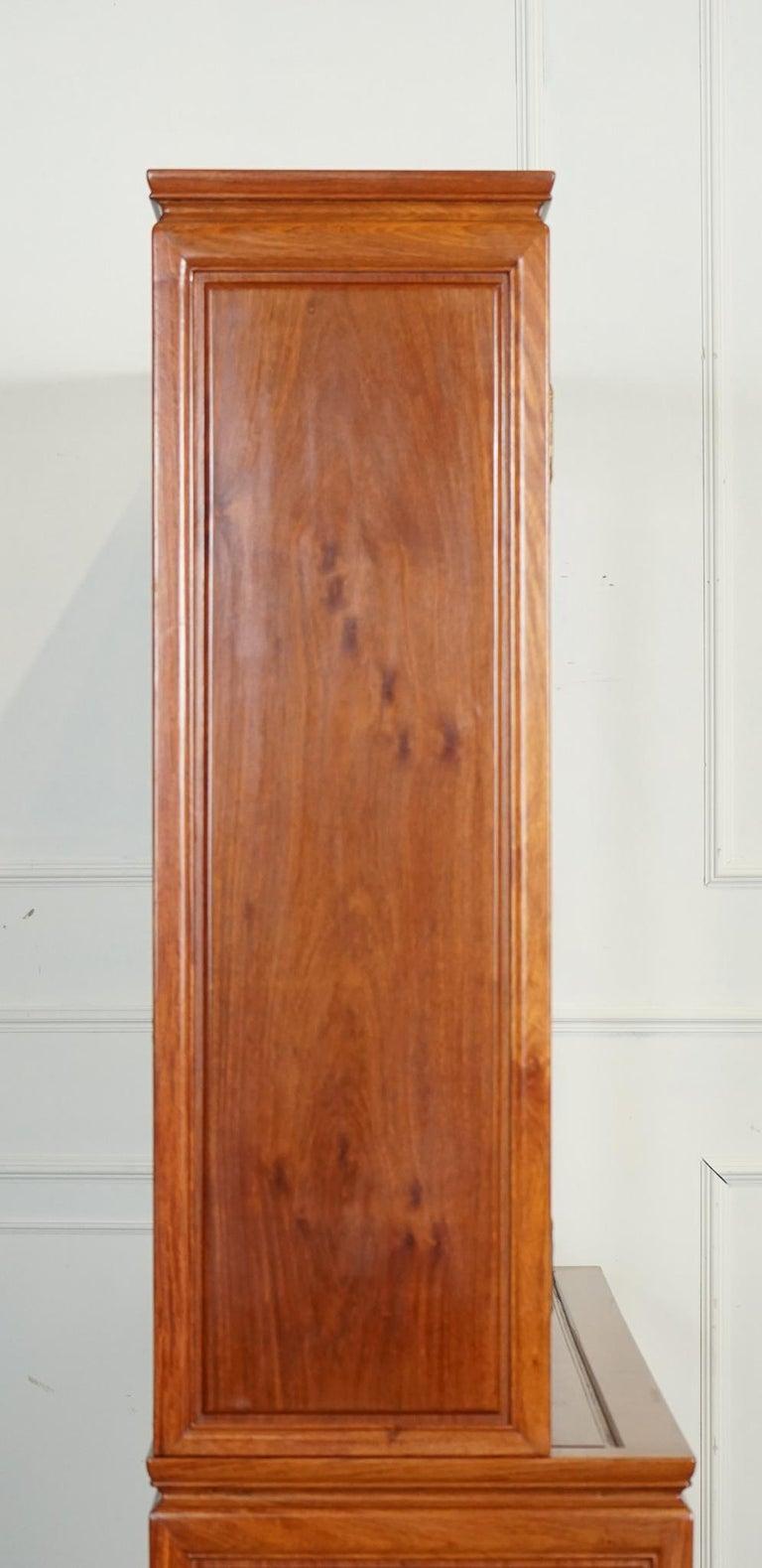 Hardwood LARGE VINTAGE ORIENTAL CHINESE CARVED SOLID HARDWOOD BOOKCASE DISPLAY CABiNET For Sale