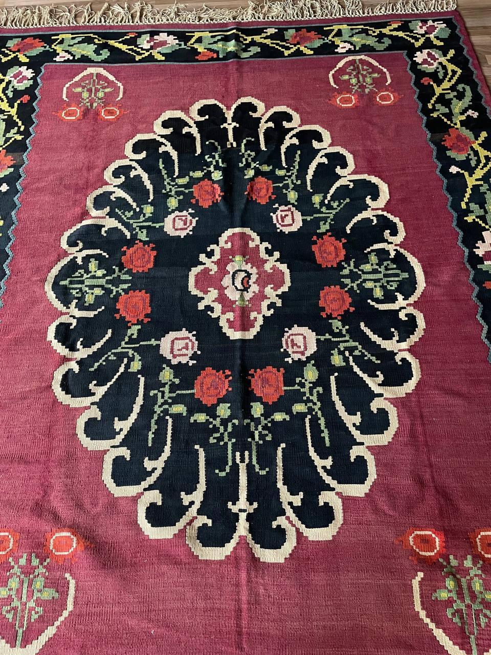 Großer orientalischer handgewebter Vintage-Kelim-Teppich aus Wolle im Zustand „Gut“ im Angebot in Los Angeles, CA