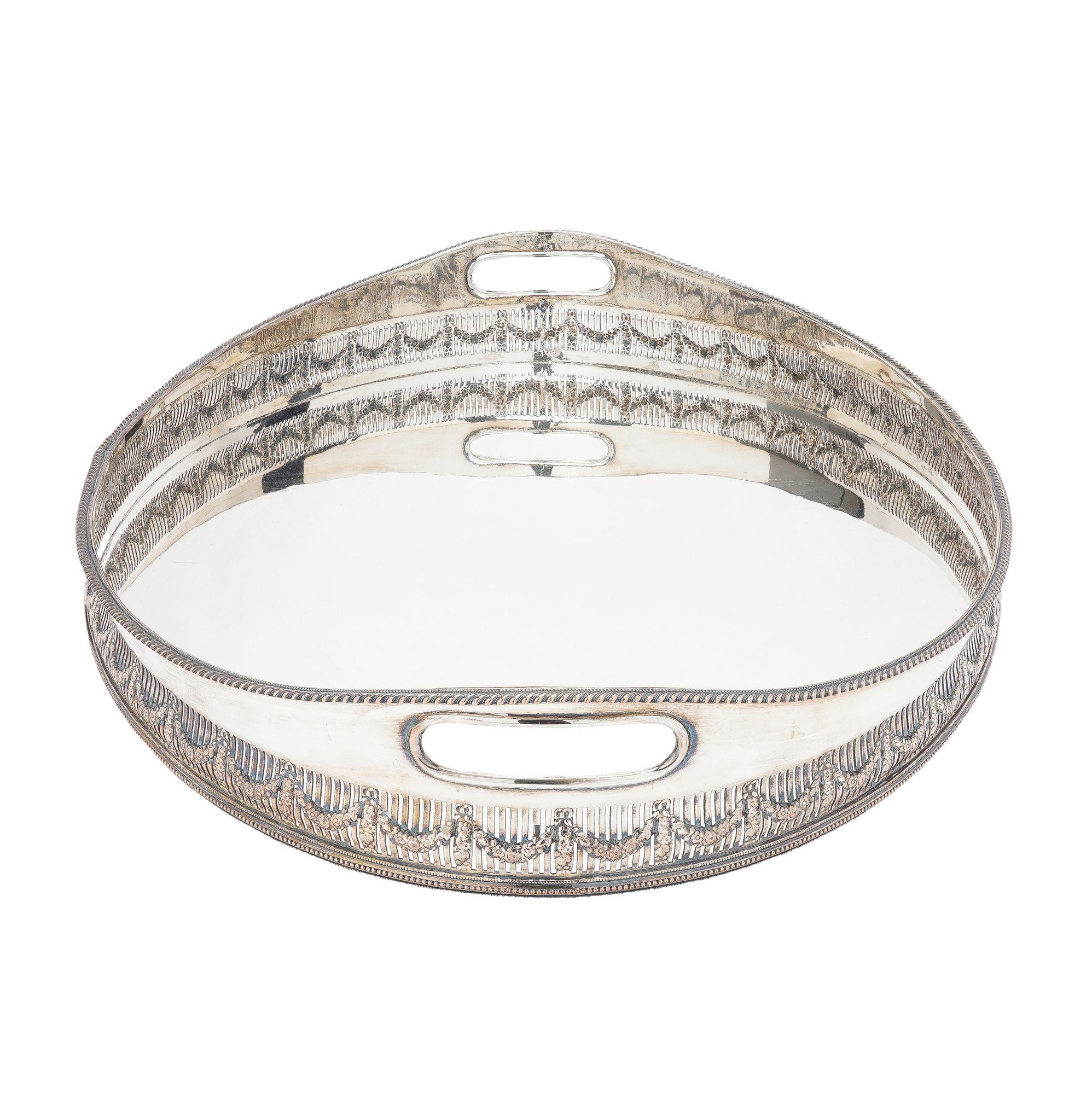 Large vintage oval Sheffield silver gallery tray, c. 1950 In Good Condition In Kenilworth, IL
