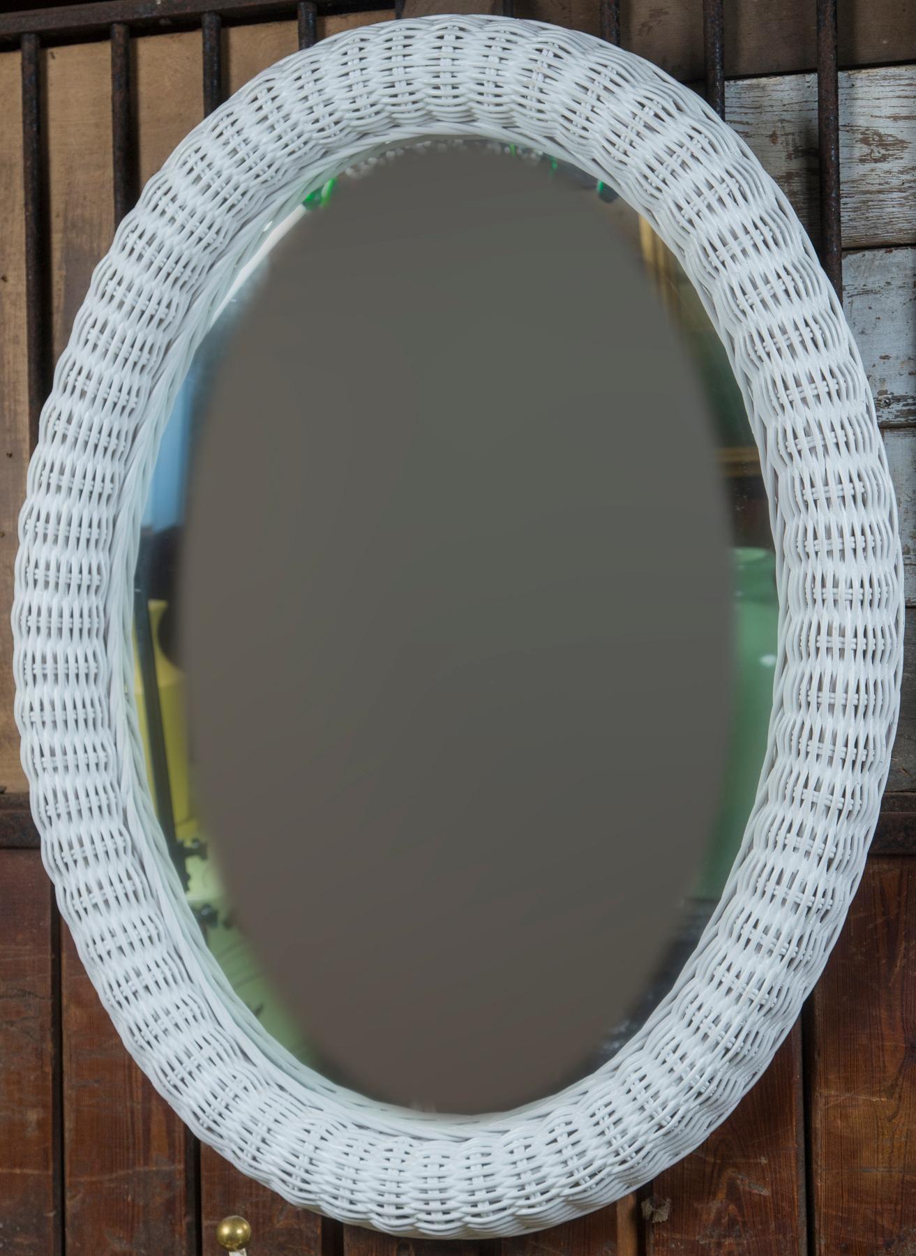 Grand miroir ovale vintage en osier en vente 1