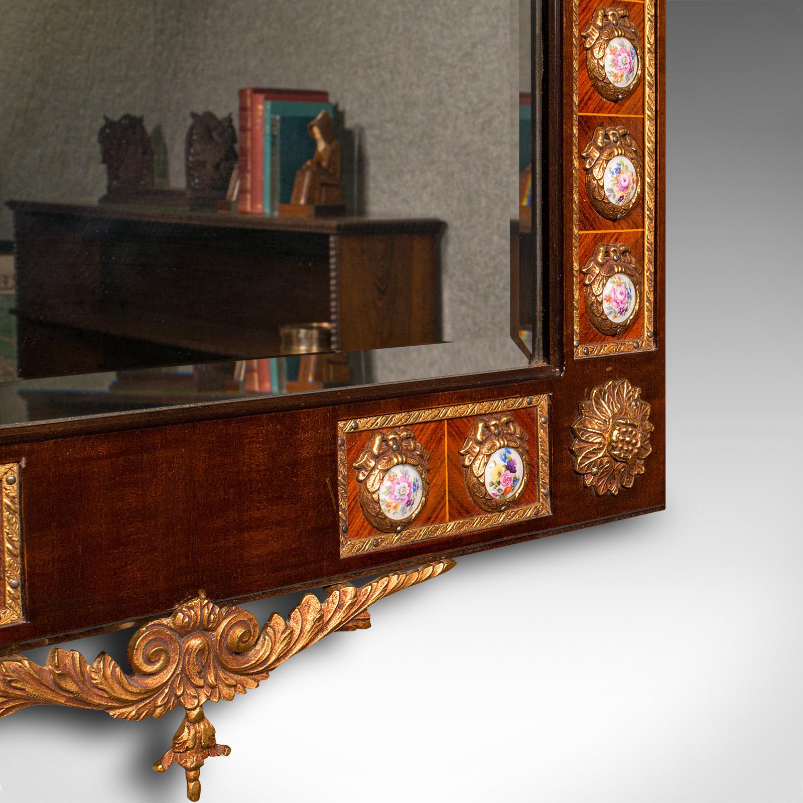 Großer Overmantle-Spiegel im Vintage-Stil, kontinental, Nussbaum, dekorativ, italienisch (Walnuss) im Angebot