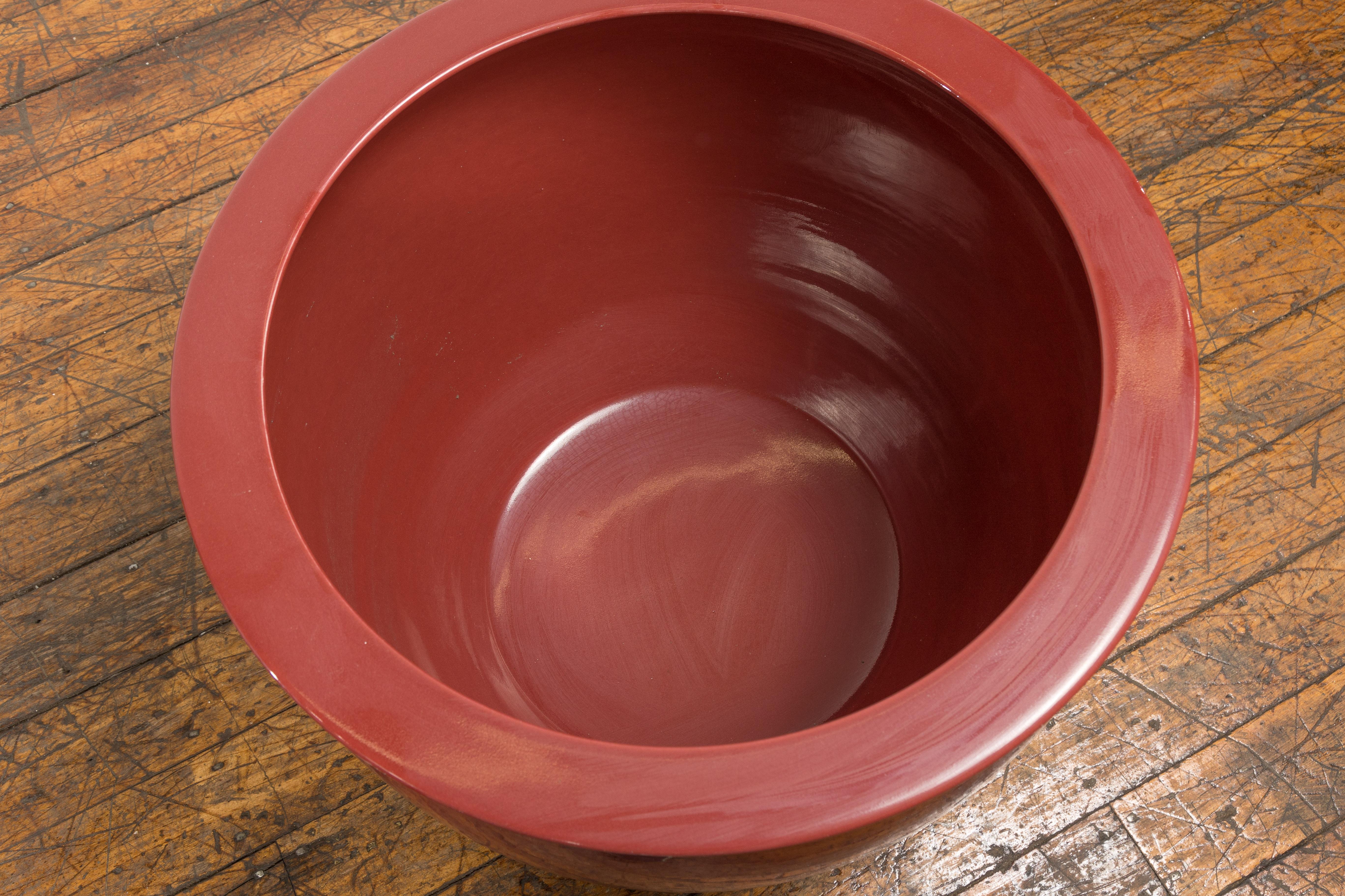 Large Vintage Oxblood Glazed Ceramic Planter with Tapering Lines In Good Condition In Yonkers, NY