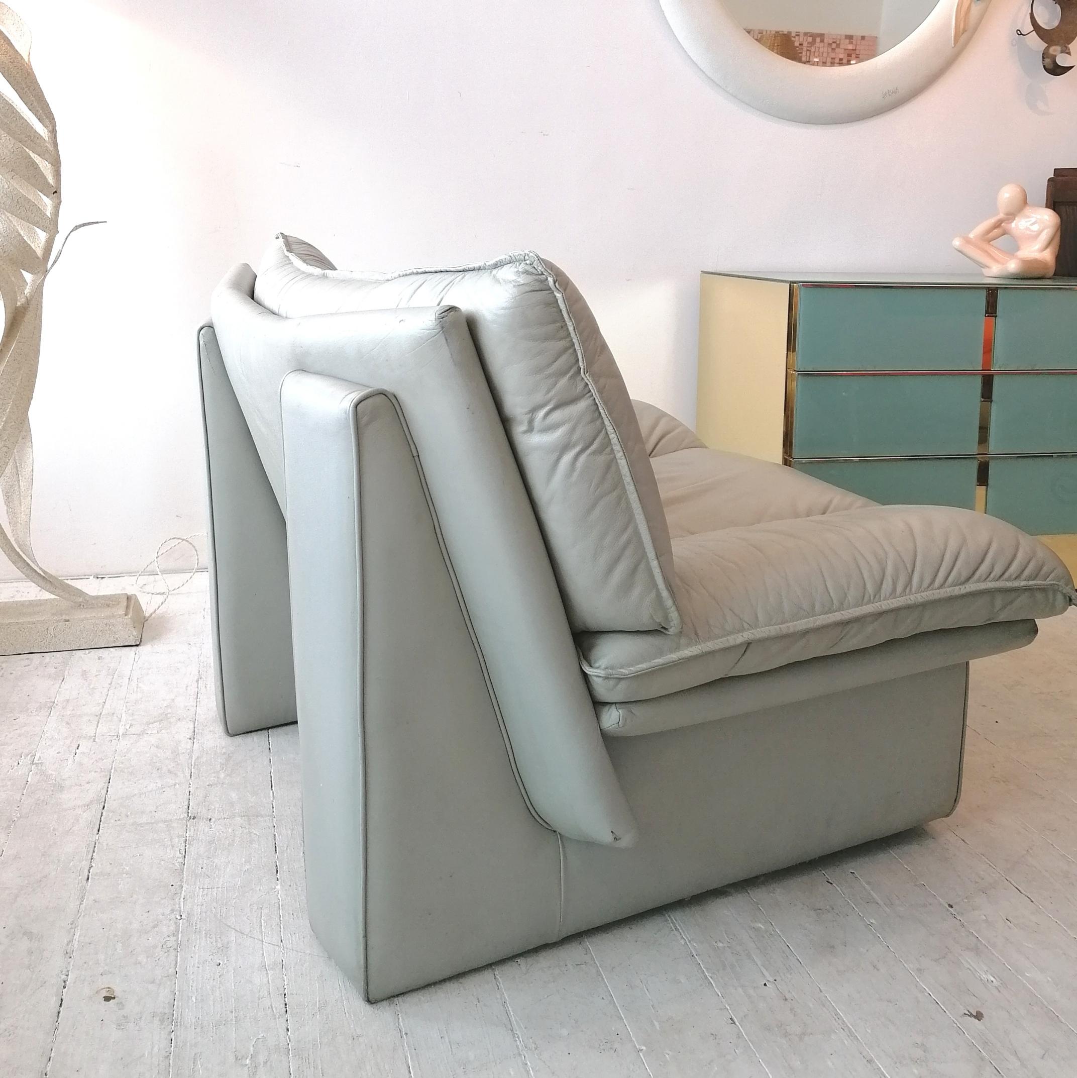 Large Vintage Pale Grey Leather Armchair by Nicoletti Salotti, Italy, 1980s 1