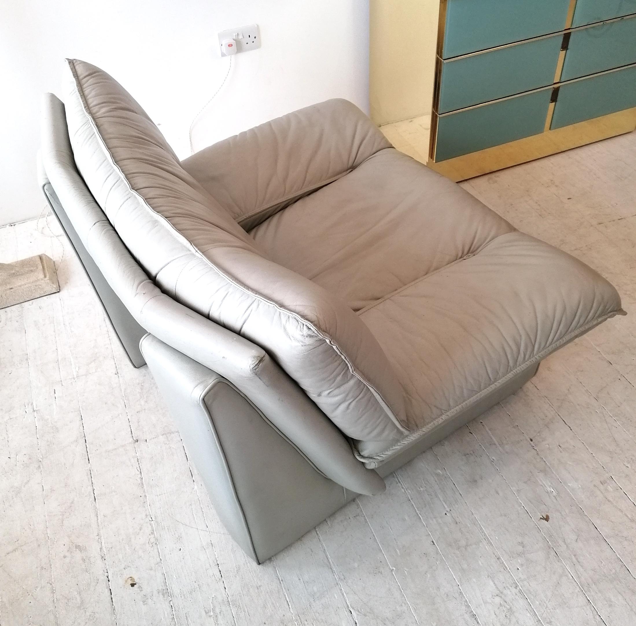 Post-Modern Large Vintage Pale Grey Leather Armchair by Nicoletti Salotti, Italy, 1980s