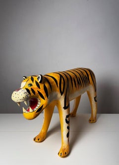 Large Vintage Papier-Mâché Tiger Sculpture, Folk Art Style, 1970s – Hand-Painted