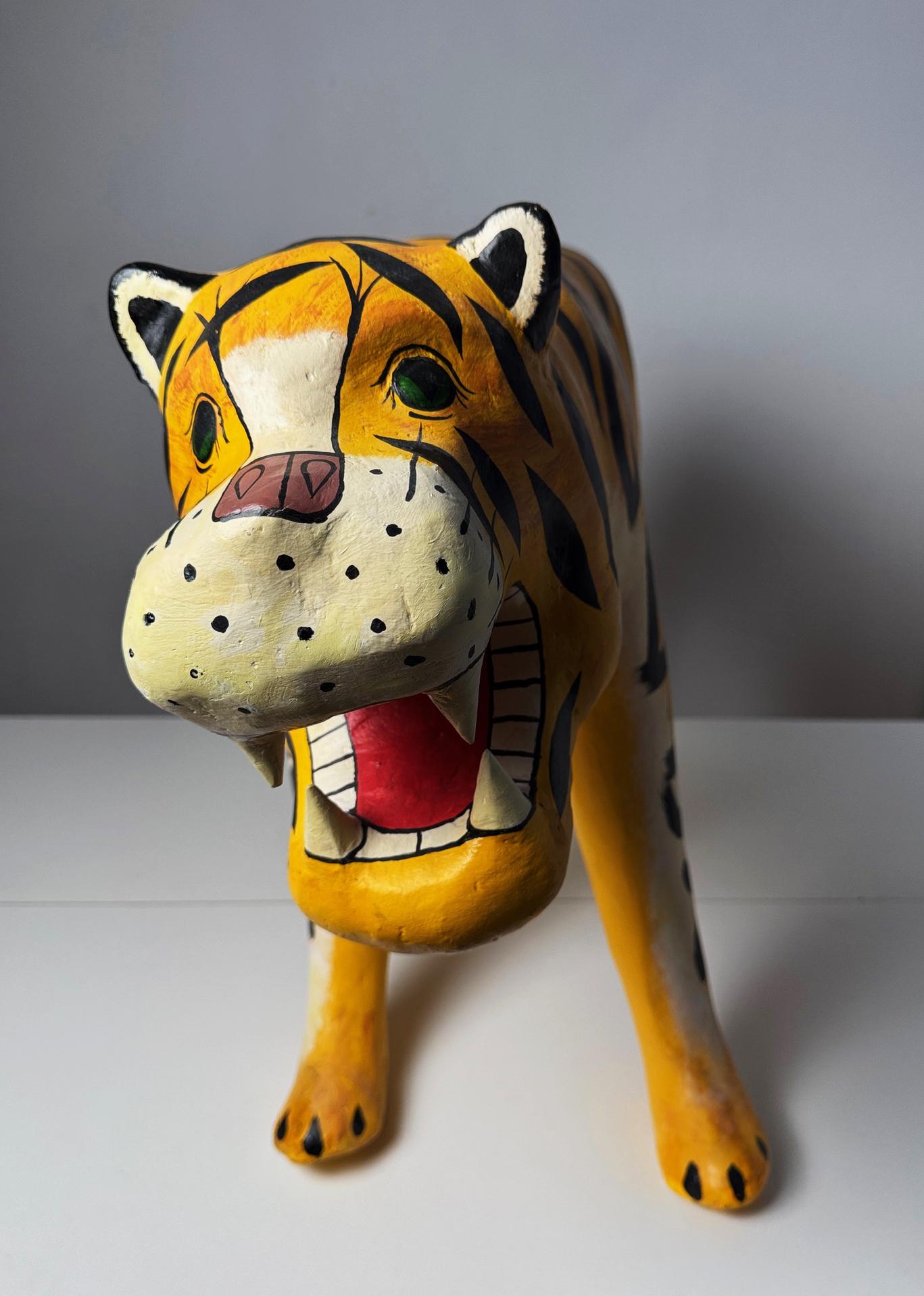 Late 20th Century Large Vintage Papier-Mâché Tiger Sculpture, Folk Art Style, 1970s – Hand-Painted For Sale
