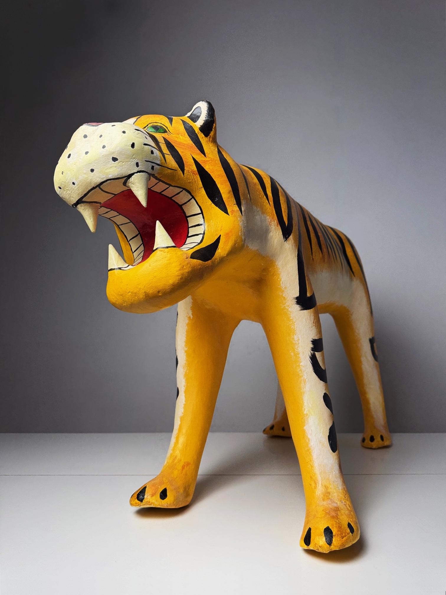Large Vintage Papier-Mâché Tiger Sculpture, Folk Art Style, 1970s – Hand-Painted For Sale 1