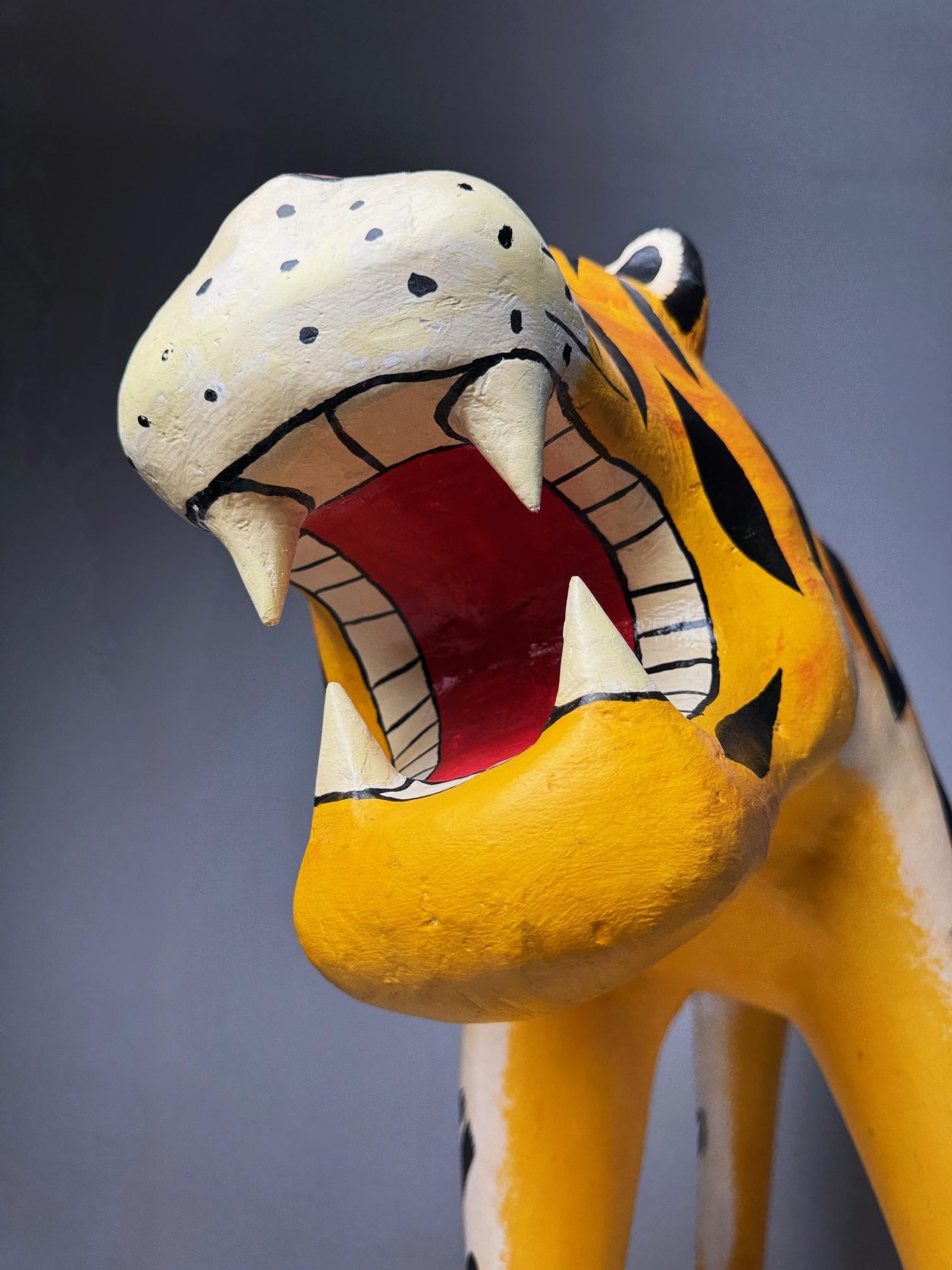 Large Vintage Papier-Mâché Tiger Sculpture, Folk Art Style, 1970s – Hand-Painted For Sale 2