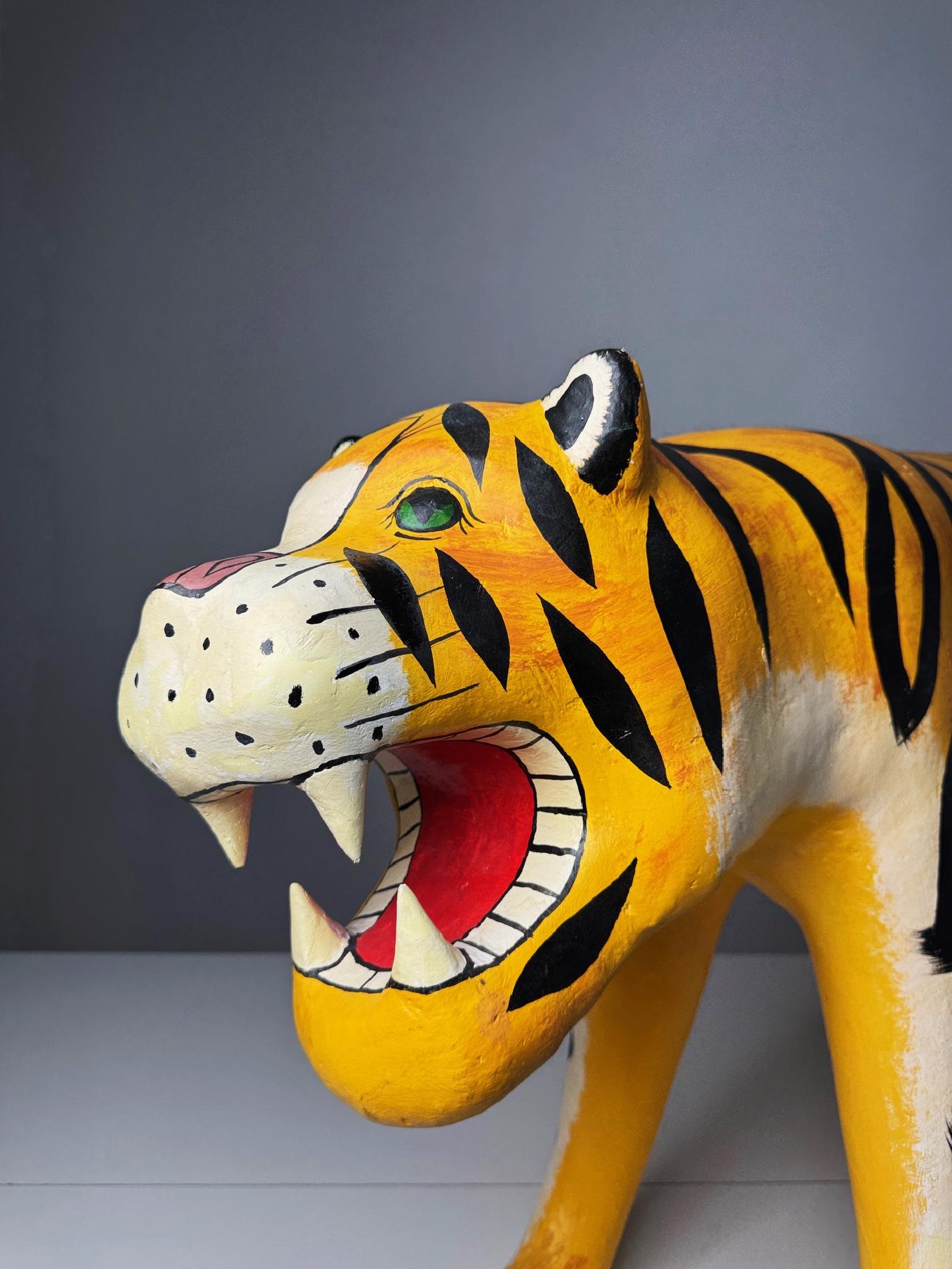 Large Vintage Papier-Mâché Tiger Sculpture, Folk Art Style, 1970s – Hand-Painted For Sale 3