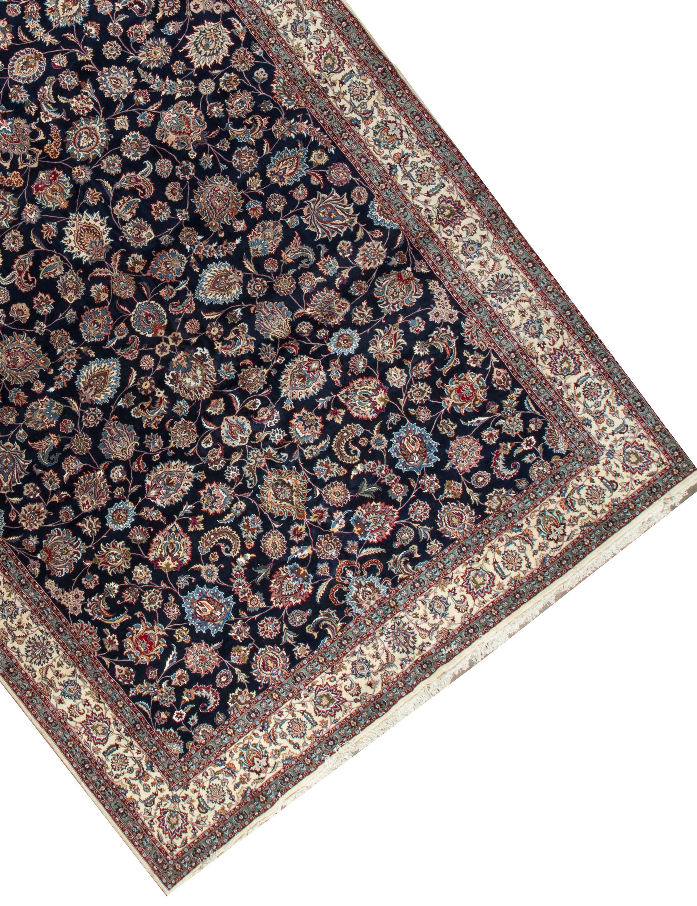Großer großer persischer Semnan-Teppich im Vintage-Stil, um 1940, 1,33 m x 1,83 m (Handgewebt) im Angebot