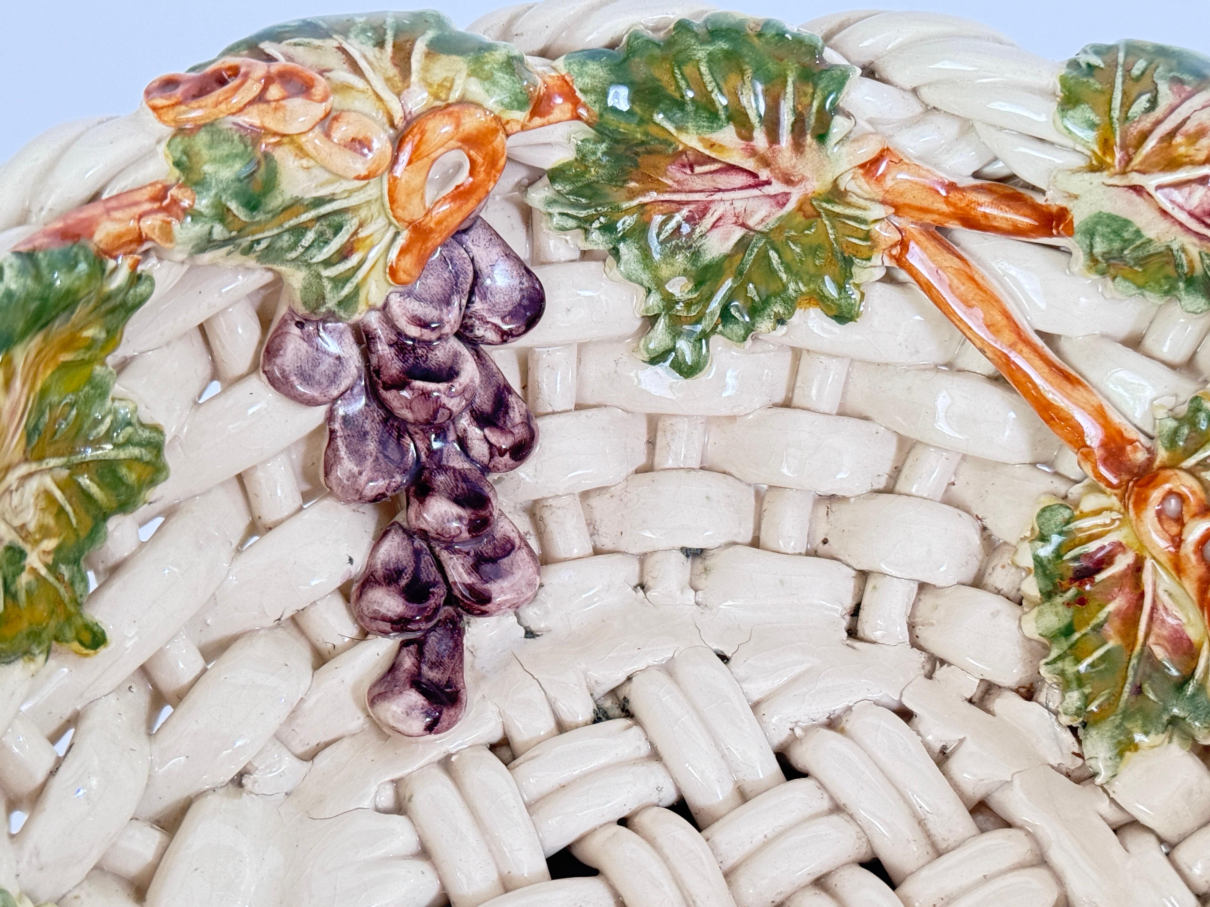 Grande ciotola da tavola in maiolica portoghese d'epoca, centrotavola da frutta In condizioni buone in vendita a Auribeau sur Siagne, FR