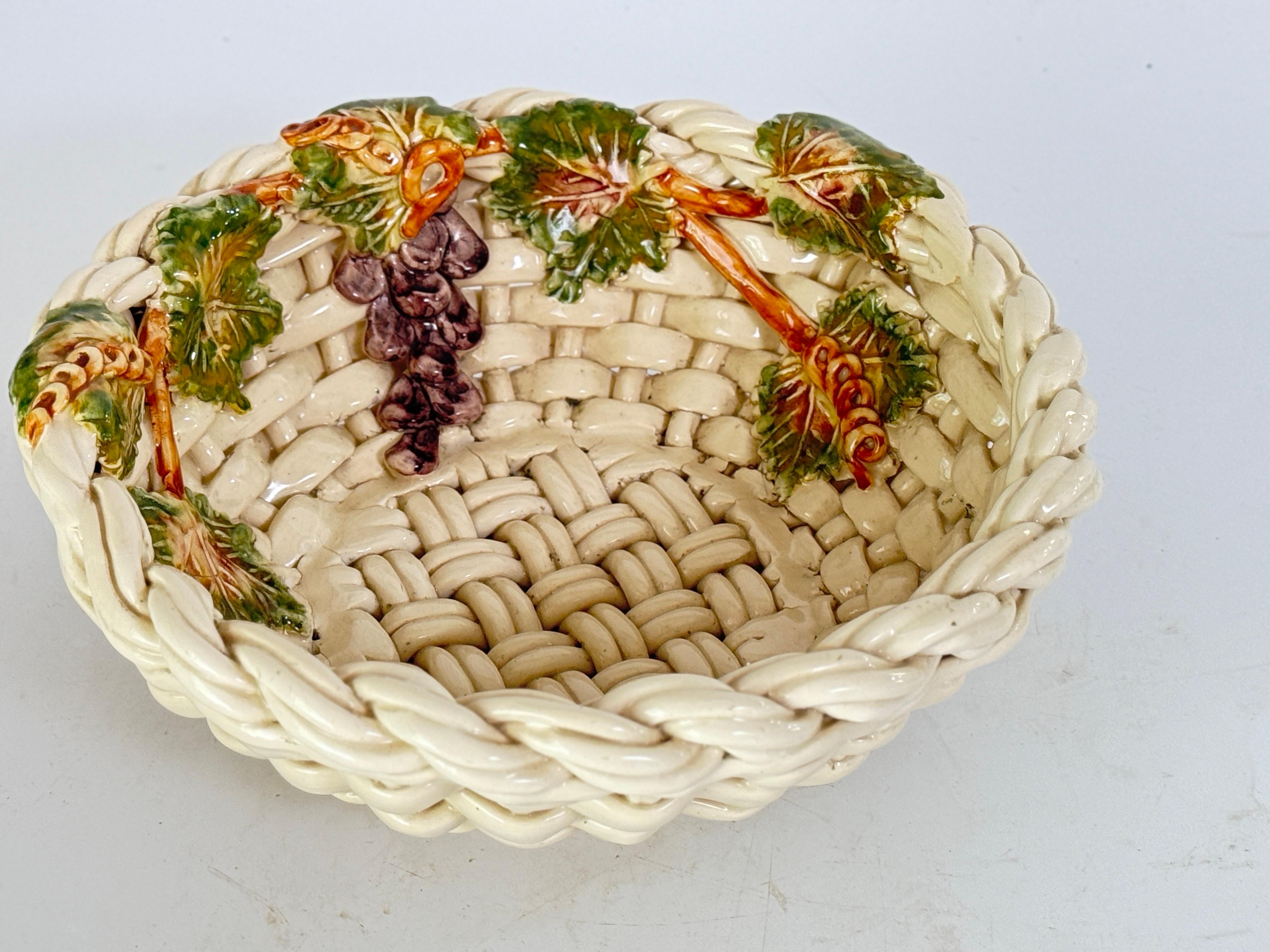 Grande ciotola da tavola in maiolica portoghese d'epoca, centrotavola da frutta in vendita 3