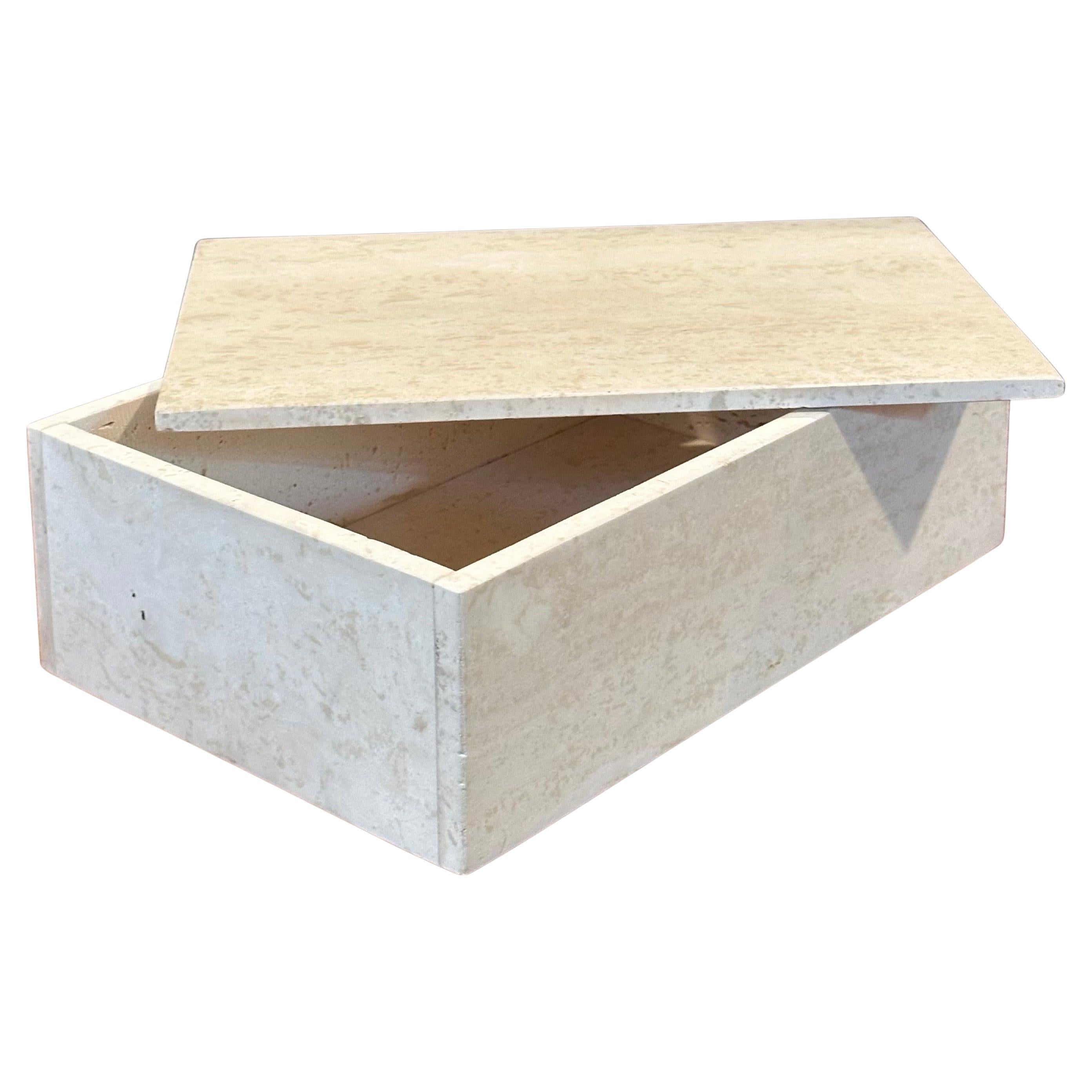 Große postmoderne Travertin-Deckelbox im Angebot 10