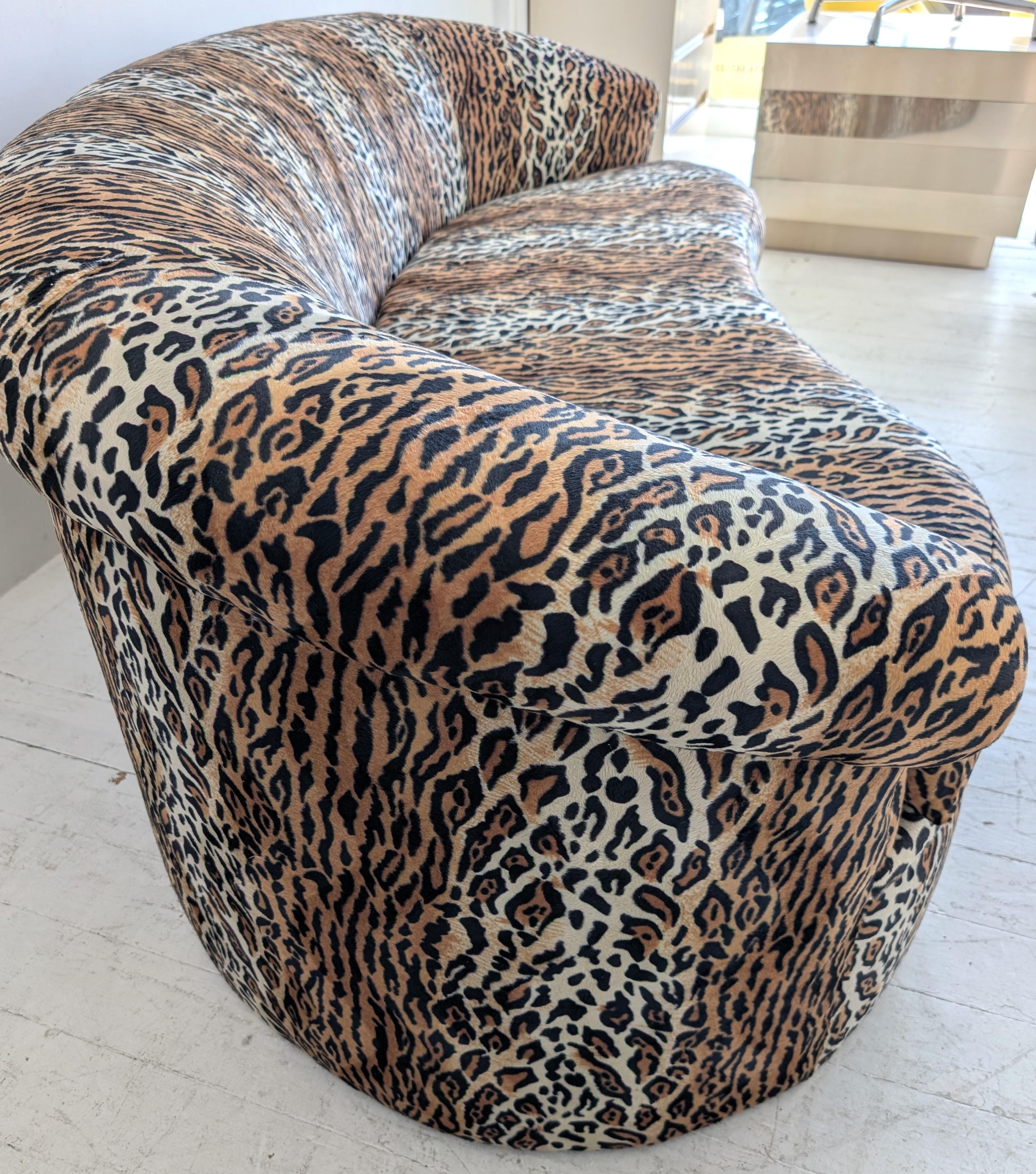 Grande divano postmoderno vintage con stampa leopardata, USA anni '80 in vendita 9
