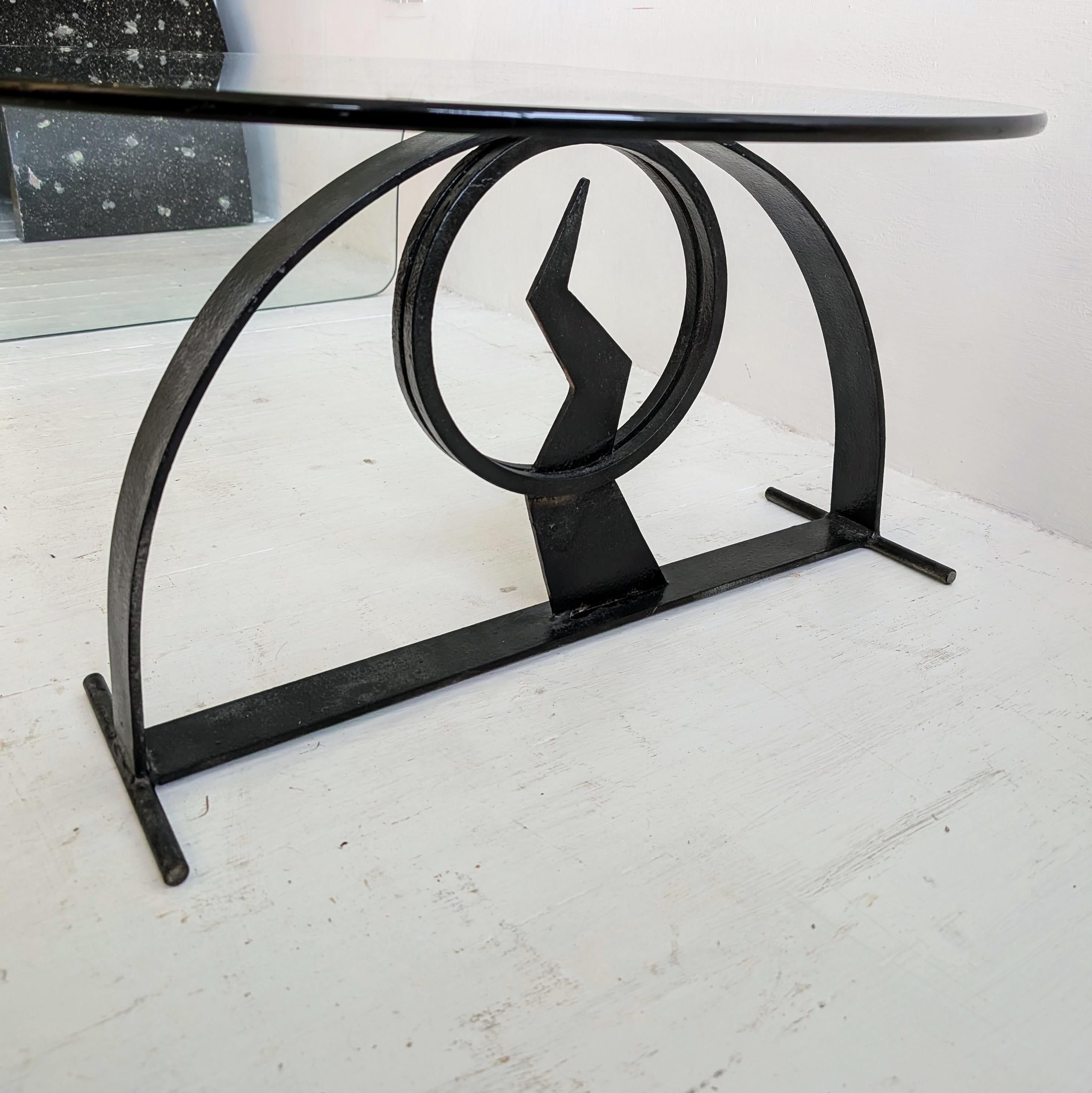 Grande table basse vintage postmoderne en verre avec base éclairée en vente 4