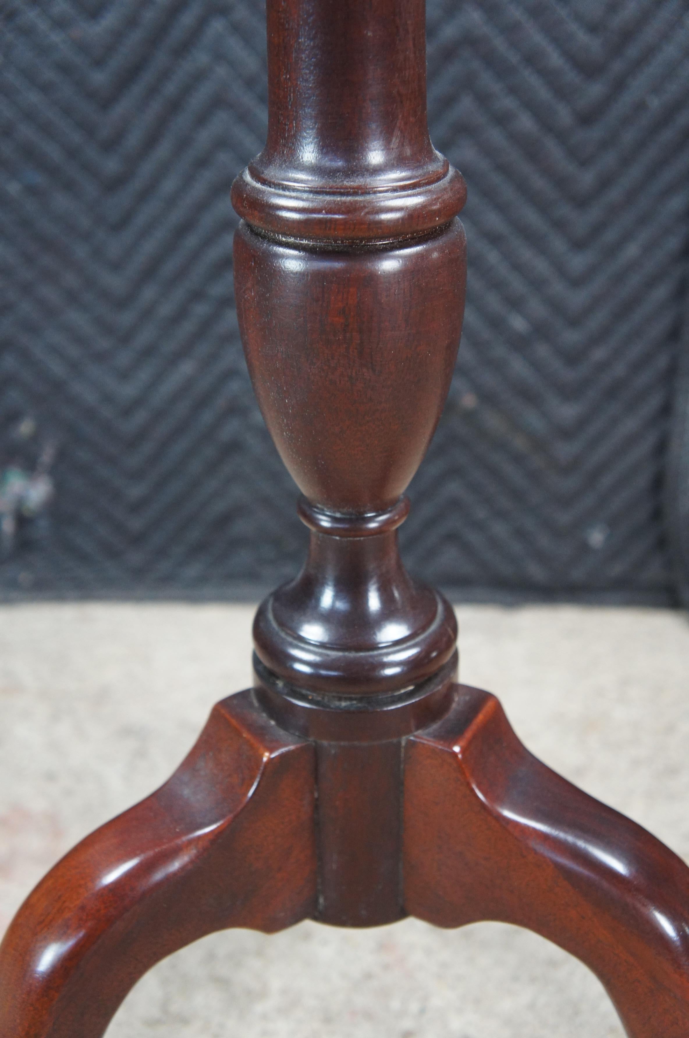 Grande candeliere vintage in stile Queen Anne in mogano massiccio (a) Gallery in vendita 4