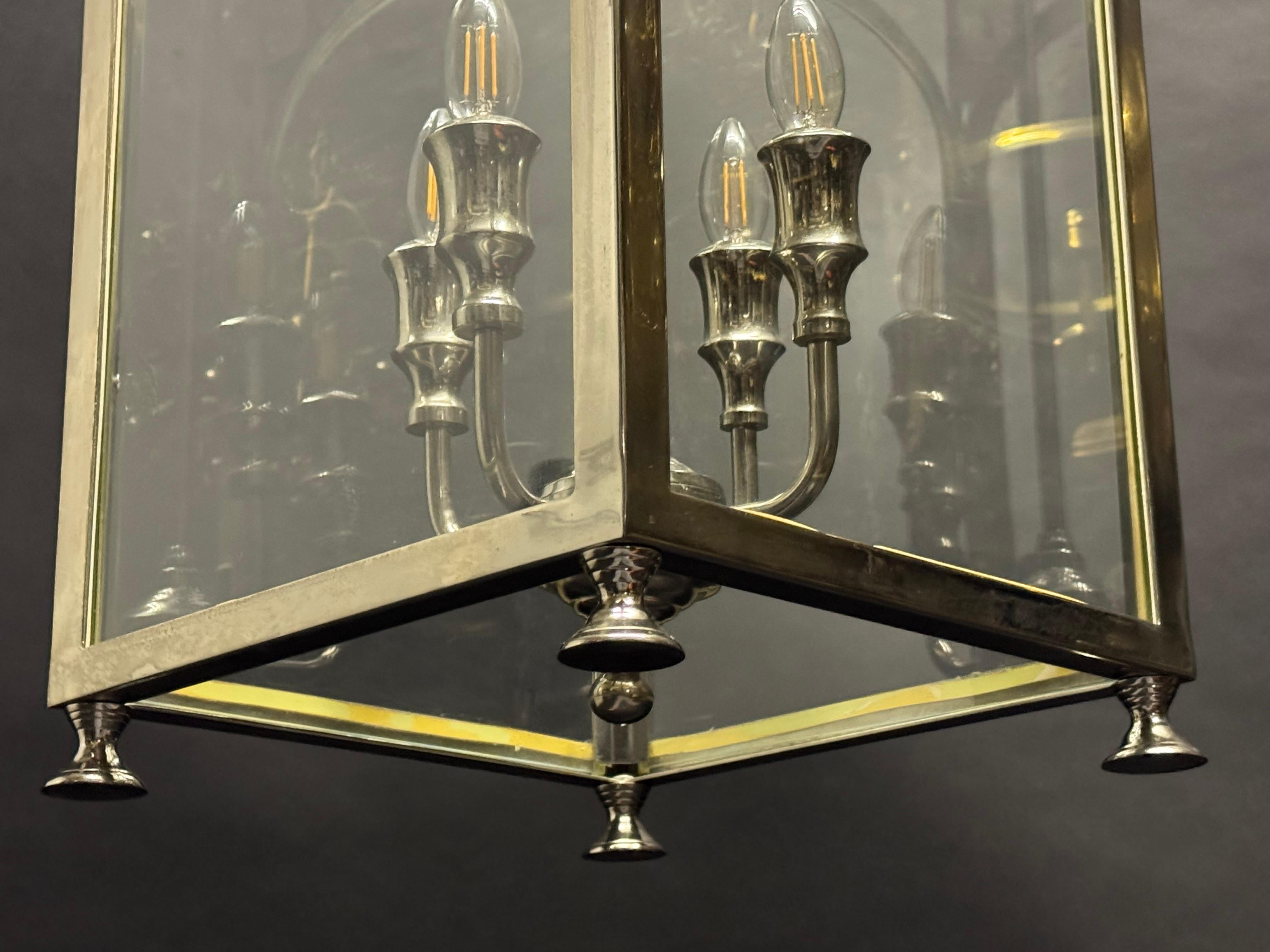 Fin du 20e siècle Grand lustre à lanterne en verre de style Vintage Regency, vers les années 1970 en vente