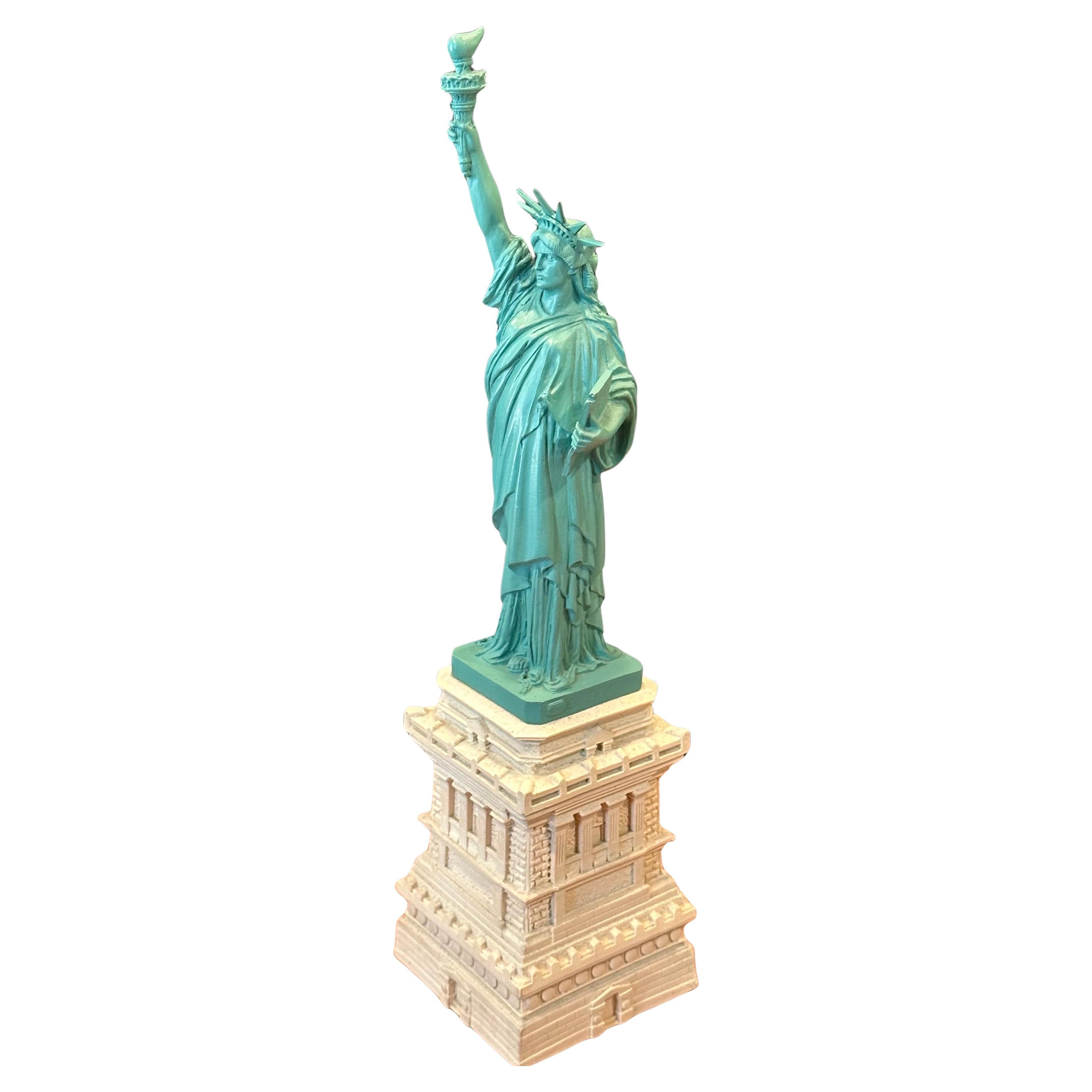 Gran escultura vintage de resina Estatua de la Libertad de Goldleaf Corporation