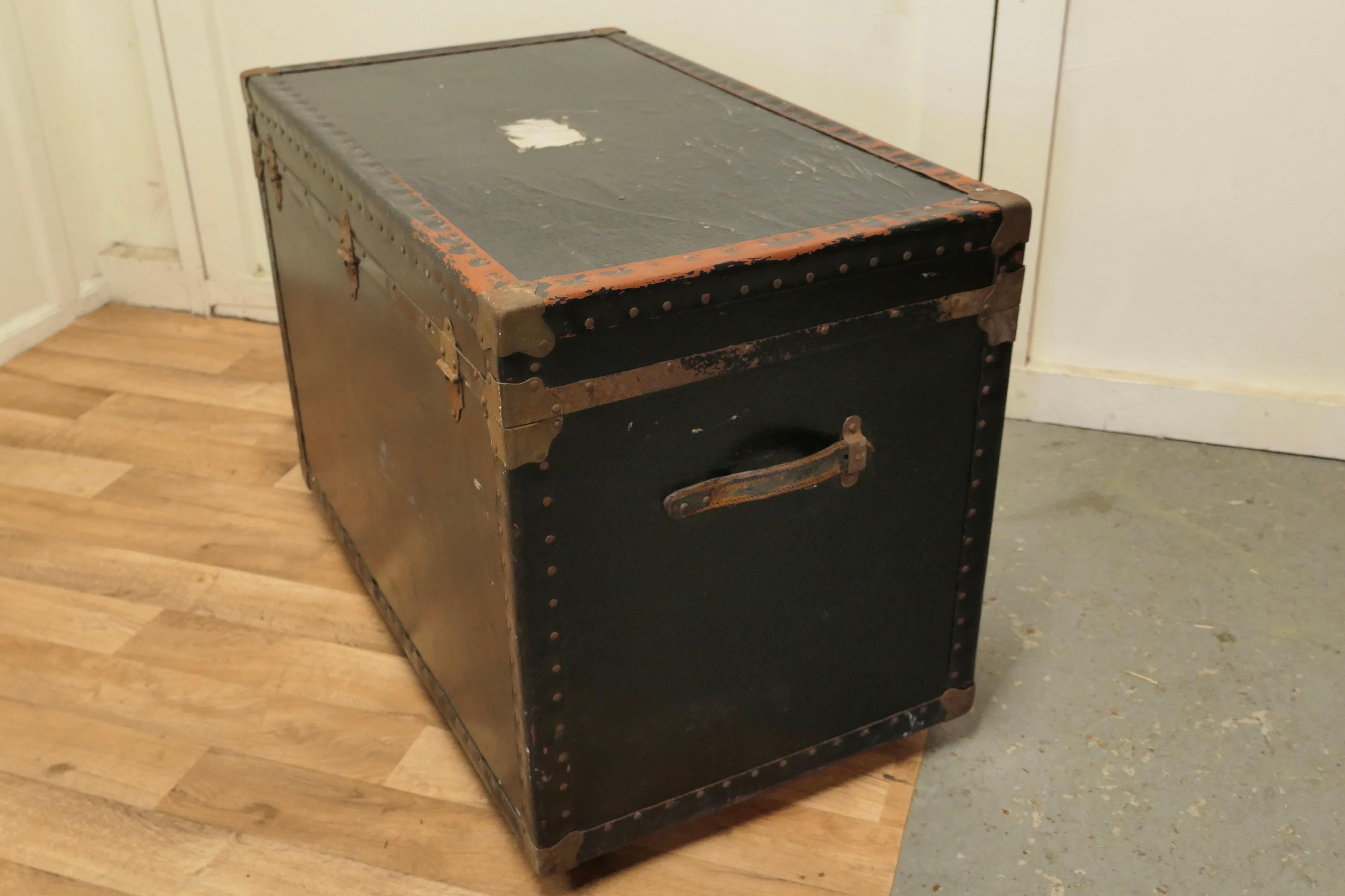 Large Vintage Rigid Canvas Travel Trunk, Steamer Trunk on Wheels In Good Condition In Chillerton, Isle of Wight