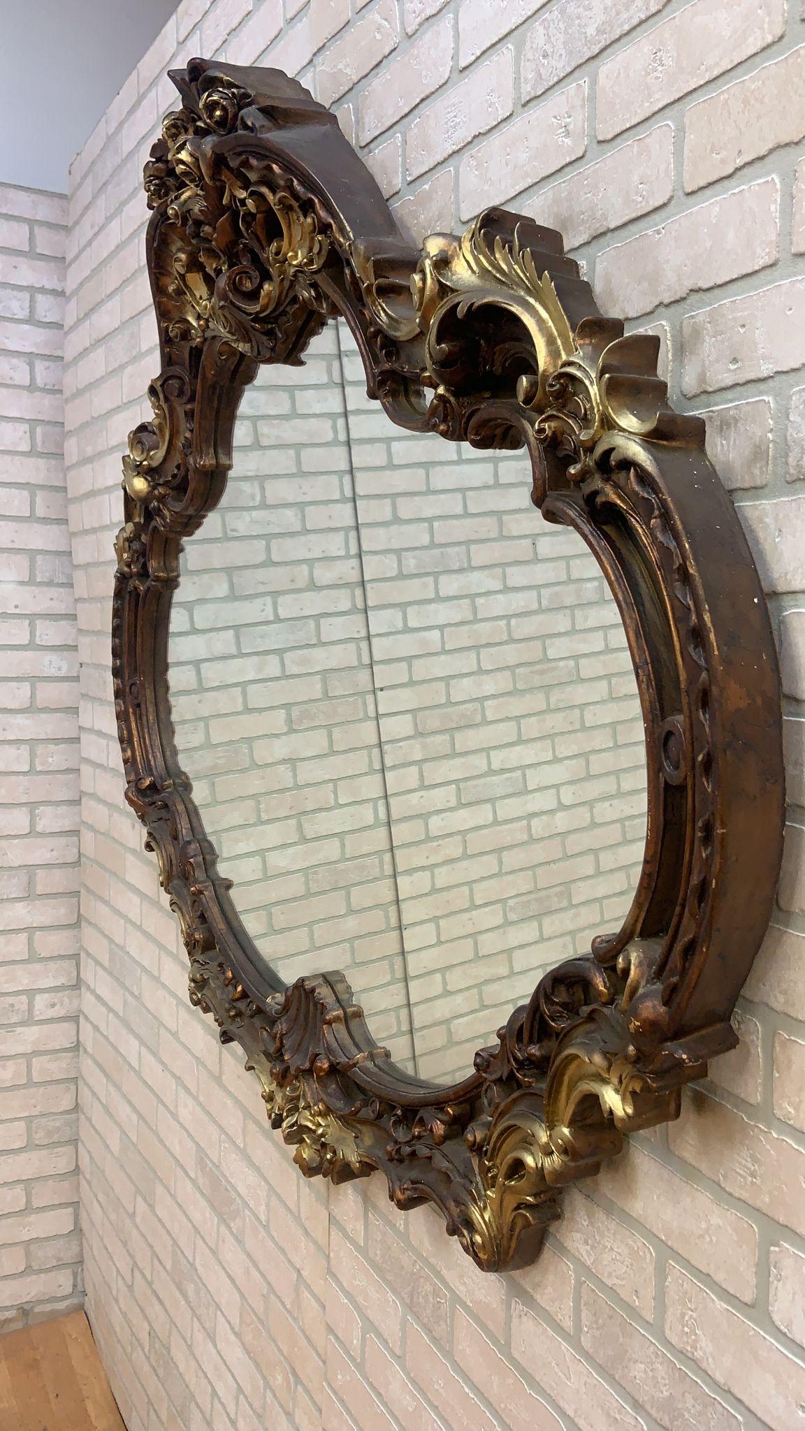 Vintage Rococo Revival Style Wall Mirror Bon état - En vente à Chicago, IL