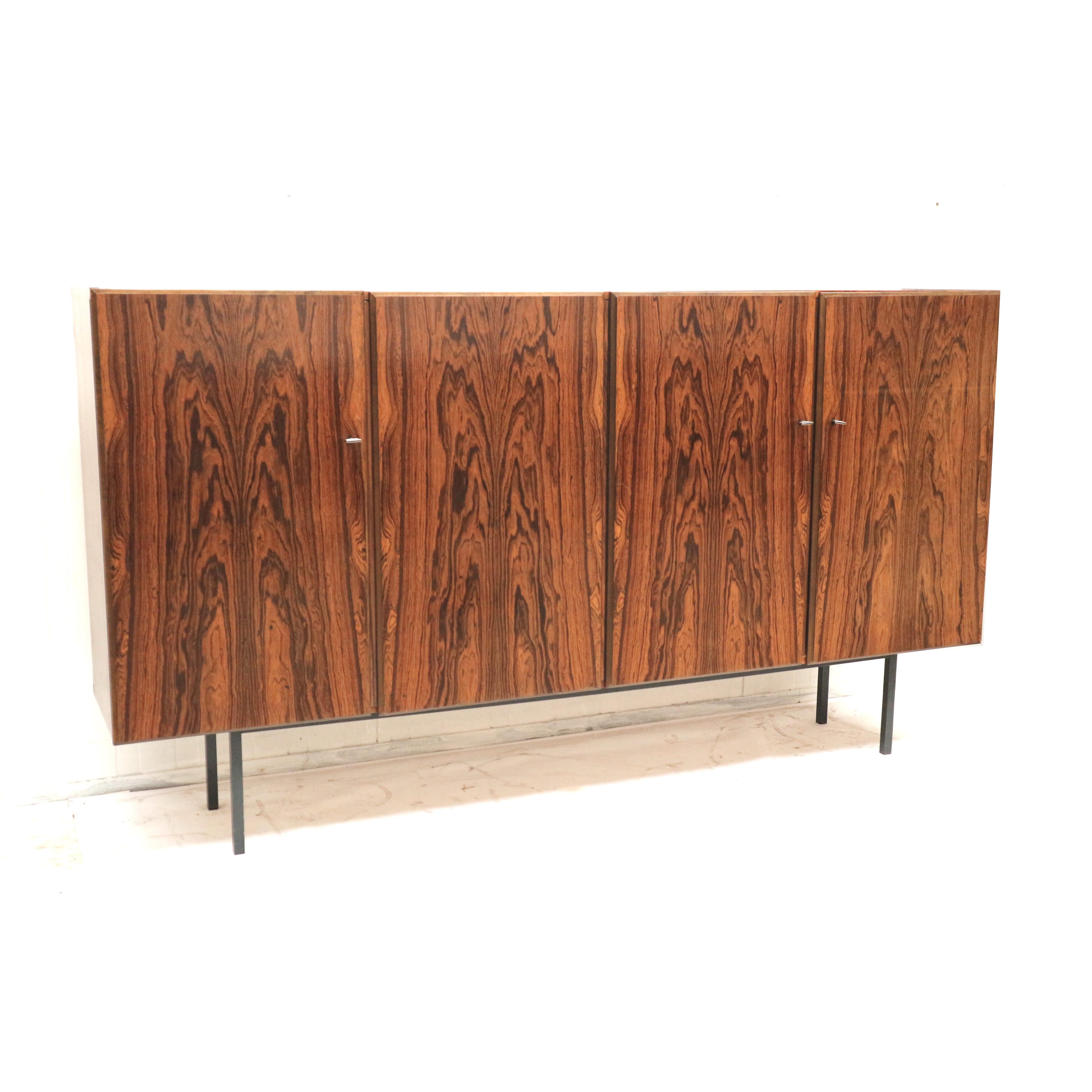 Large vintage rosewood sideboard / highboard made in the 60 In Good Condition For Sale In Breda, NB