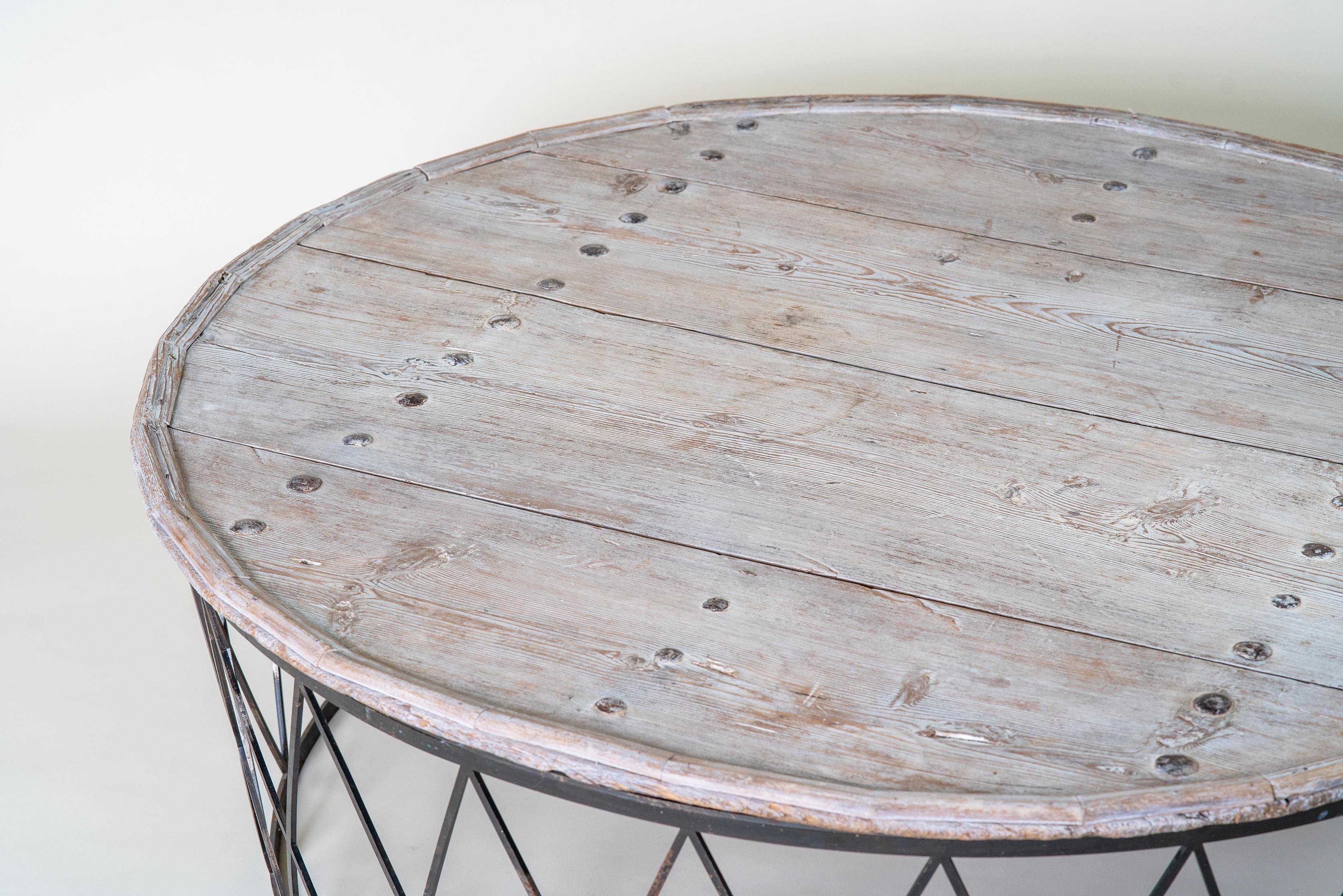 Fin du 20e siècle Grande table basse ronde vintage en bois récupéré en vente