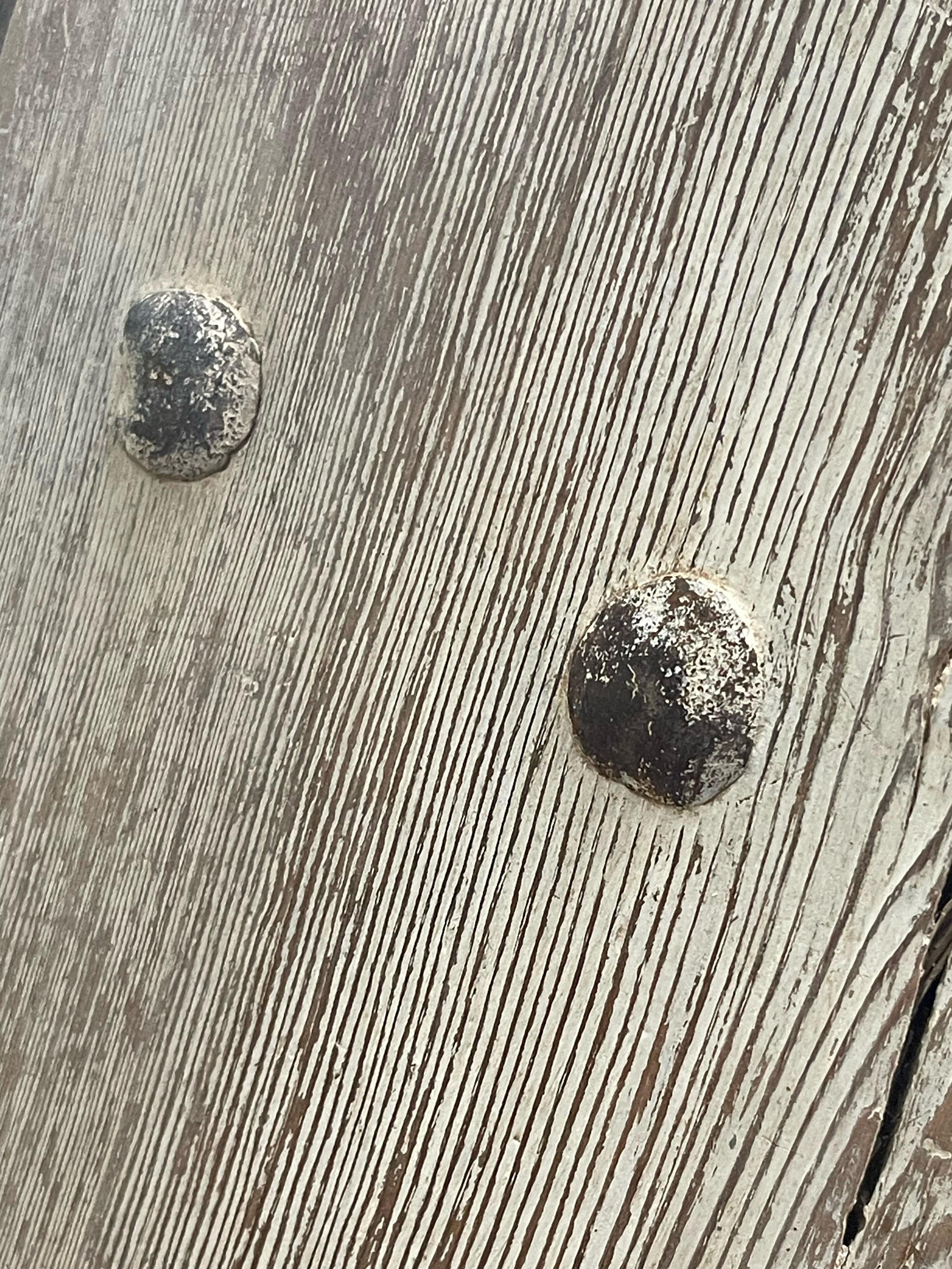 Large vintage round coffee table in reclaimed wood For Sale 2