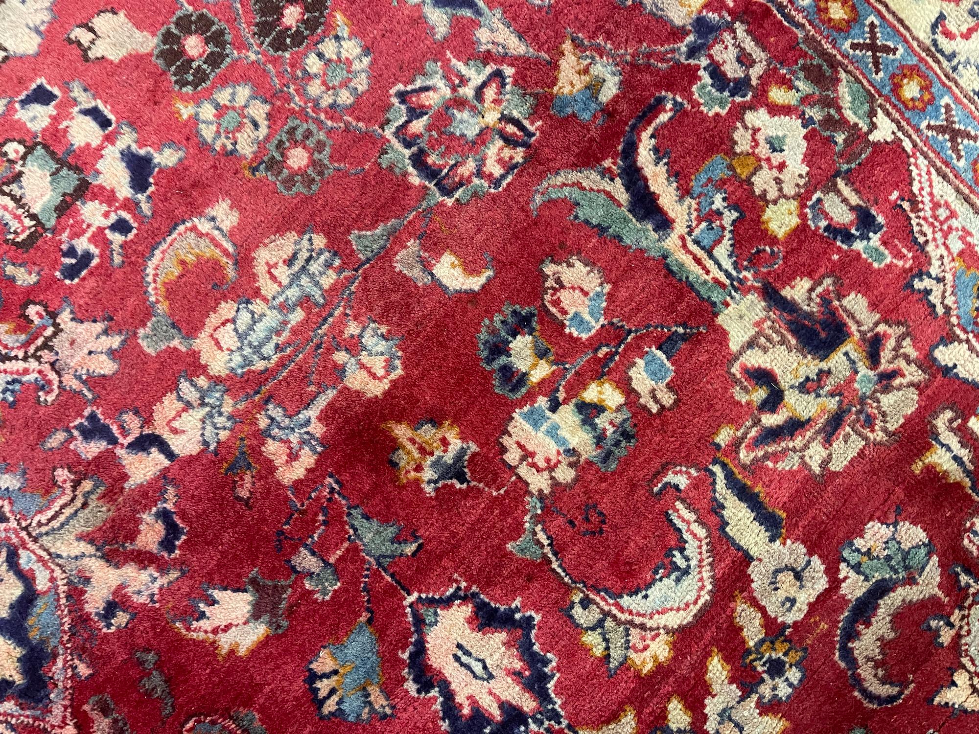 Large Vintage Rug Handmade Carpet Red Wool Oriental Livingroom Rug In Excellent Condition For Sale In Hampshire, GB