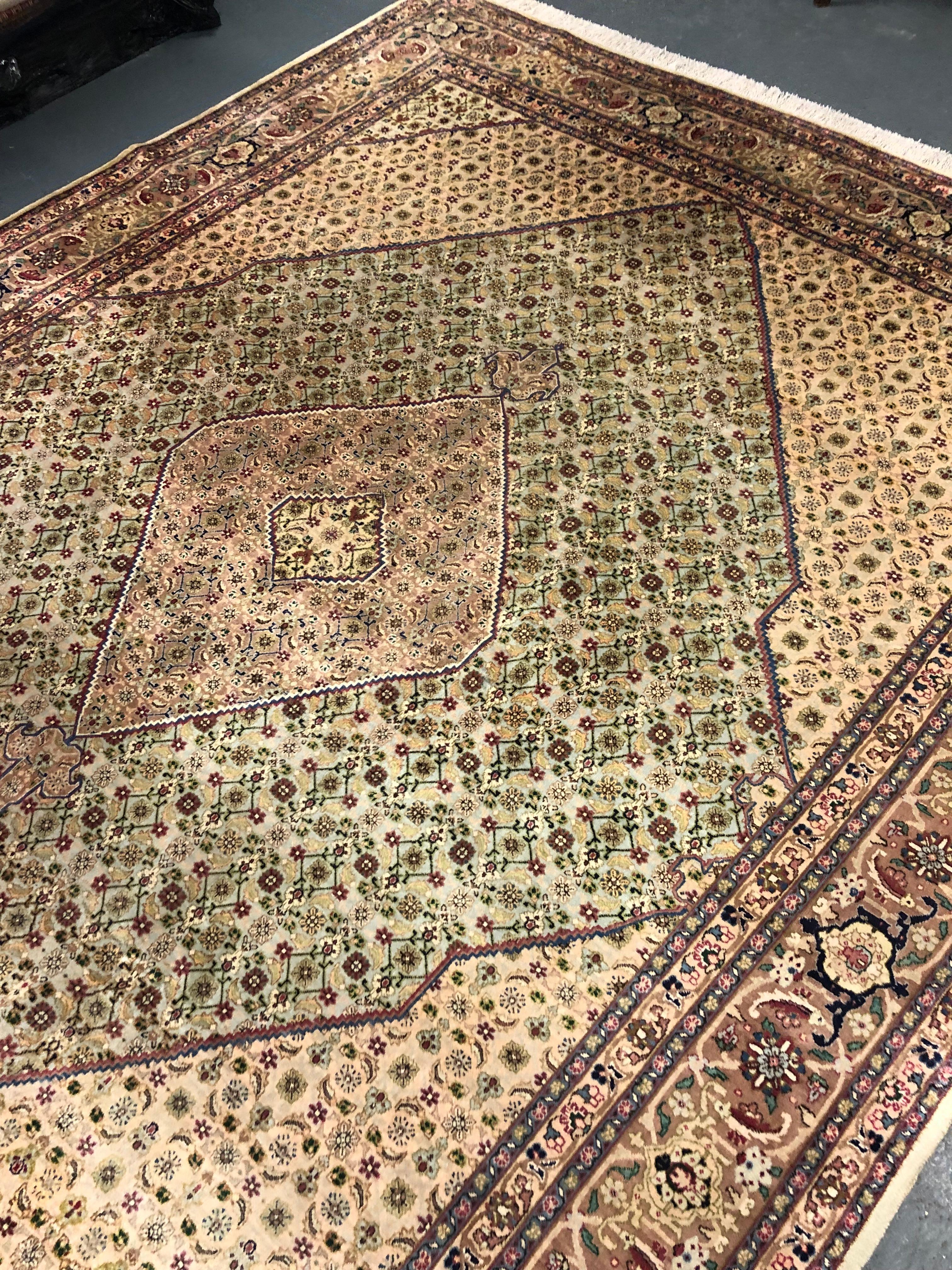 Art Déco Grande tappeto d'epoca Tappeto orientale tessuto a mano Beige Greene & Greene Tappeto per il soggiorno in vendita