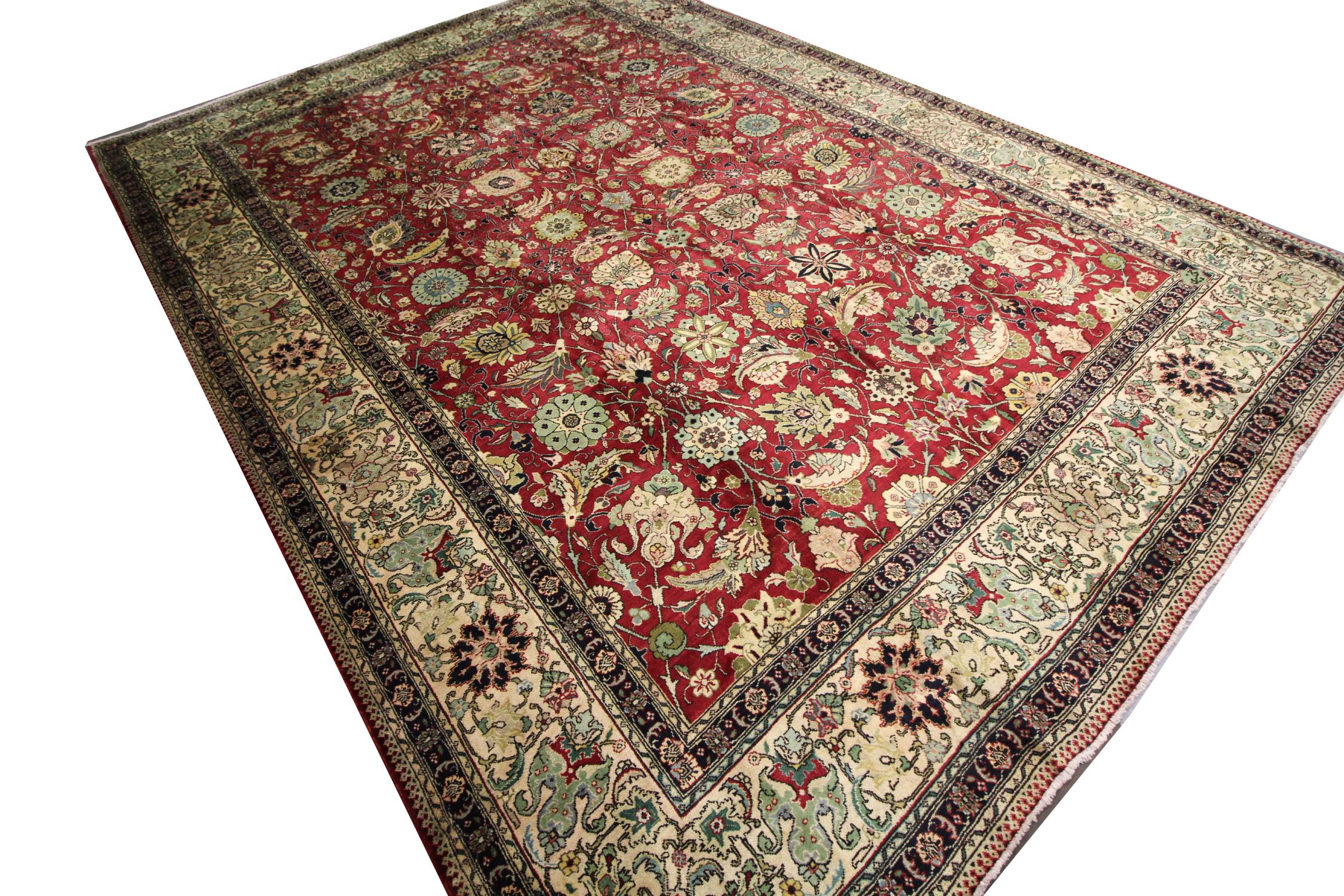 Faithful to the style of many stunning Turkish large rugs, this Oriental rug masterpiece, which features an antique rugs design. The floral rug combines vibrant colours with elegantly flowing floral motifs to create a sophisticated surface that can