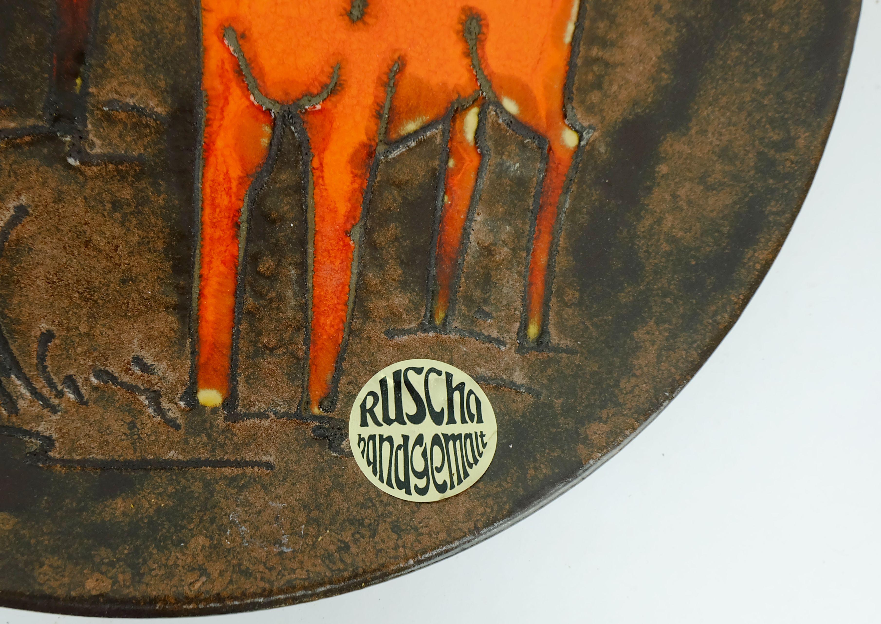 Große große ruscha BOWL 70er Jahre Wandteppich-Dekoration mit roten Pferden und Fett Lavaglasur (Deutsch) im Angebot