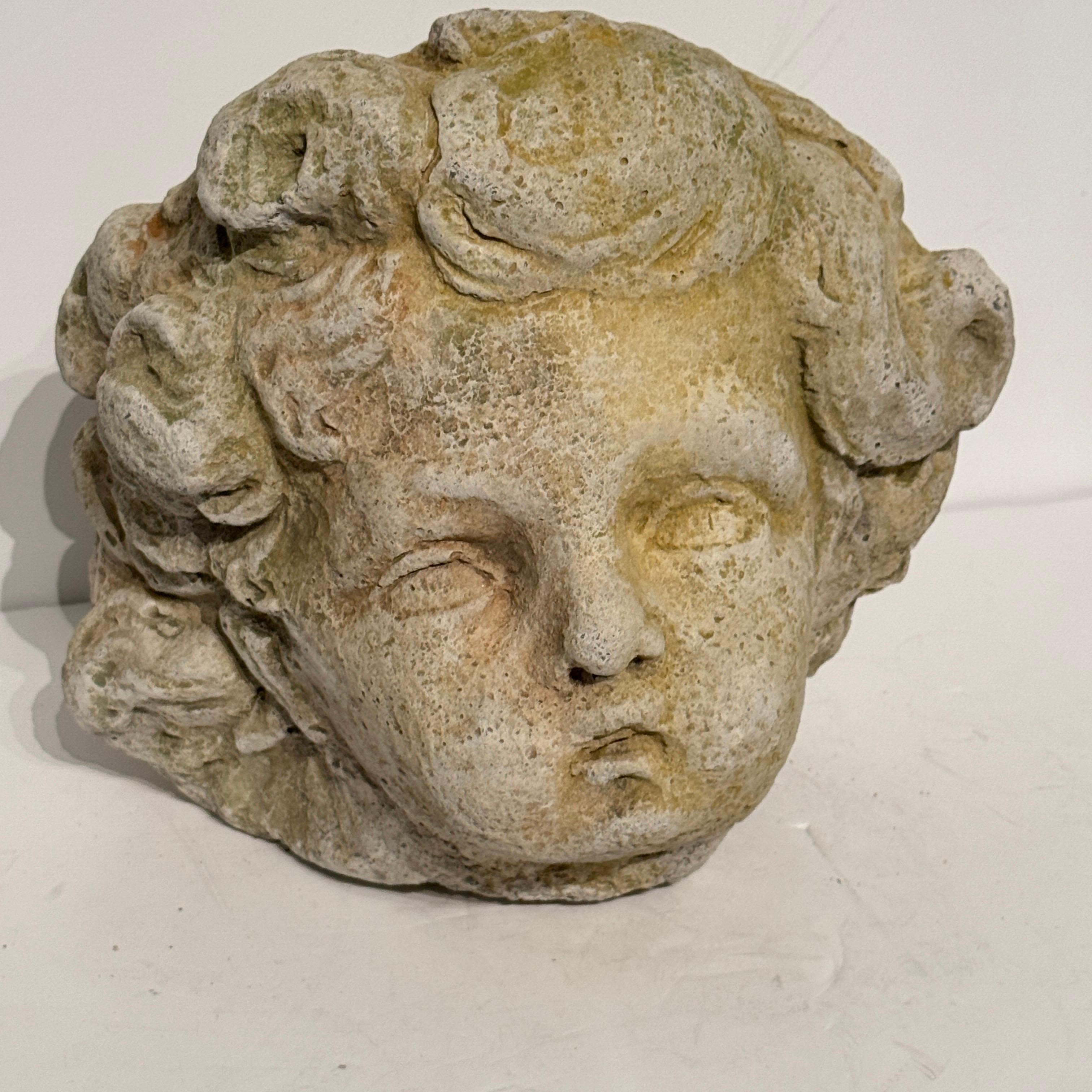 Grande scultura in pietra arenaria d'epoca raffigurante un bambino, Italia, 18° secolo ca. in vendita 10