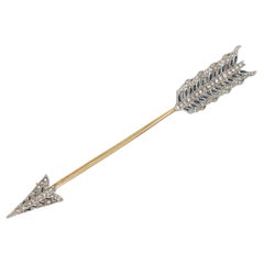 Grande épingle/jabot vintage en saphir et diamant Arrow en or jaune et blanc 18K