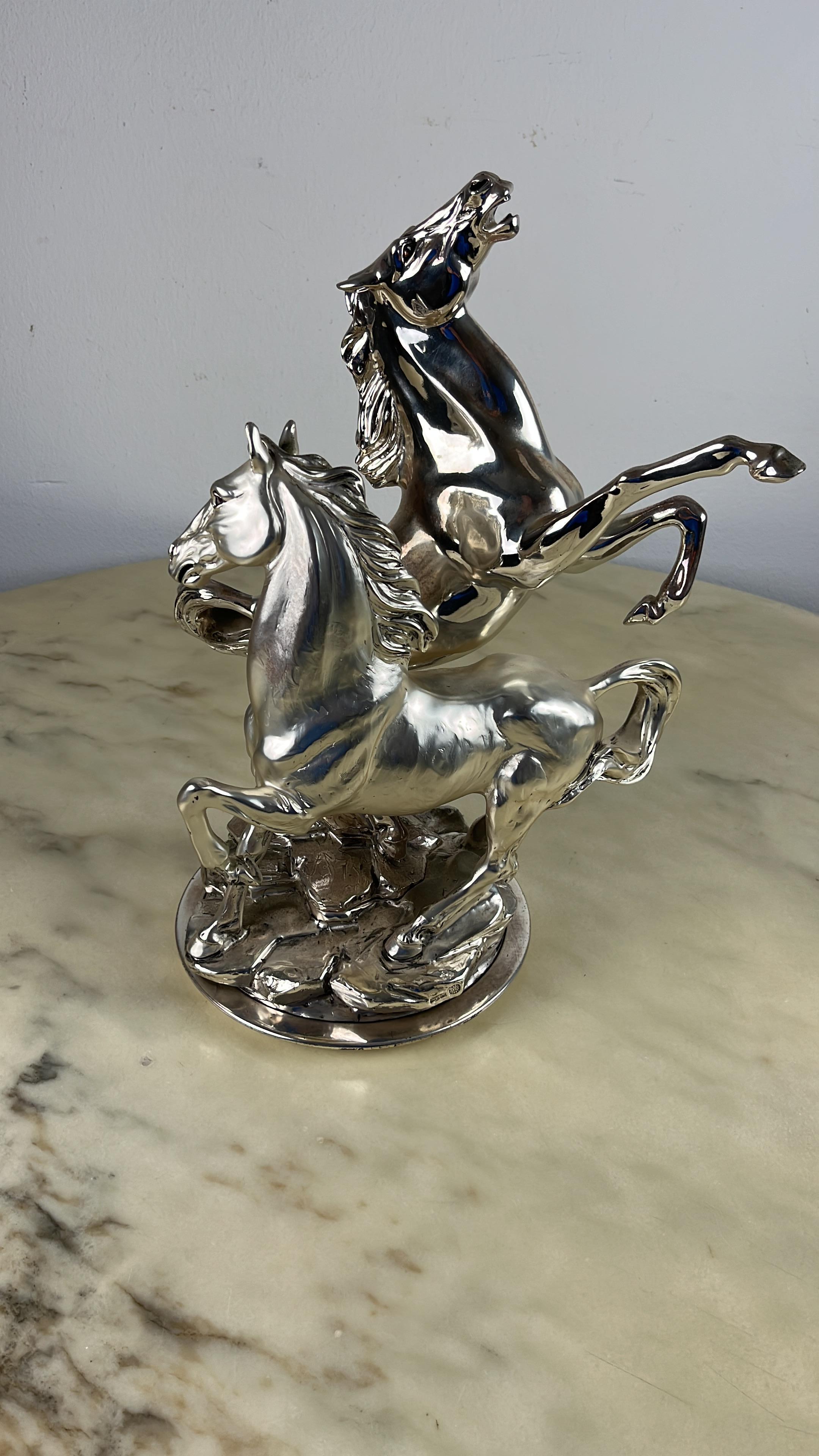 Large Vintage sculpture in rolled silver, Italy, 1980s
Graduation gift from my grandfather, good condition. 43 cm high. The widest part measures 30 cm.