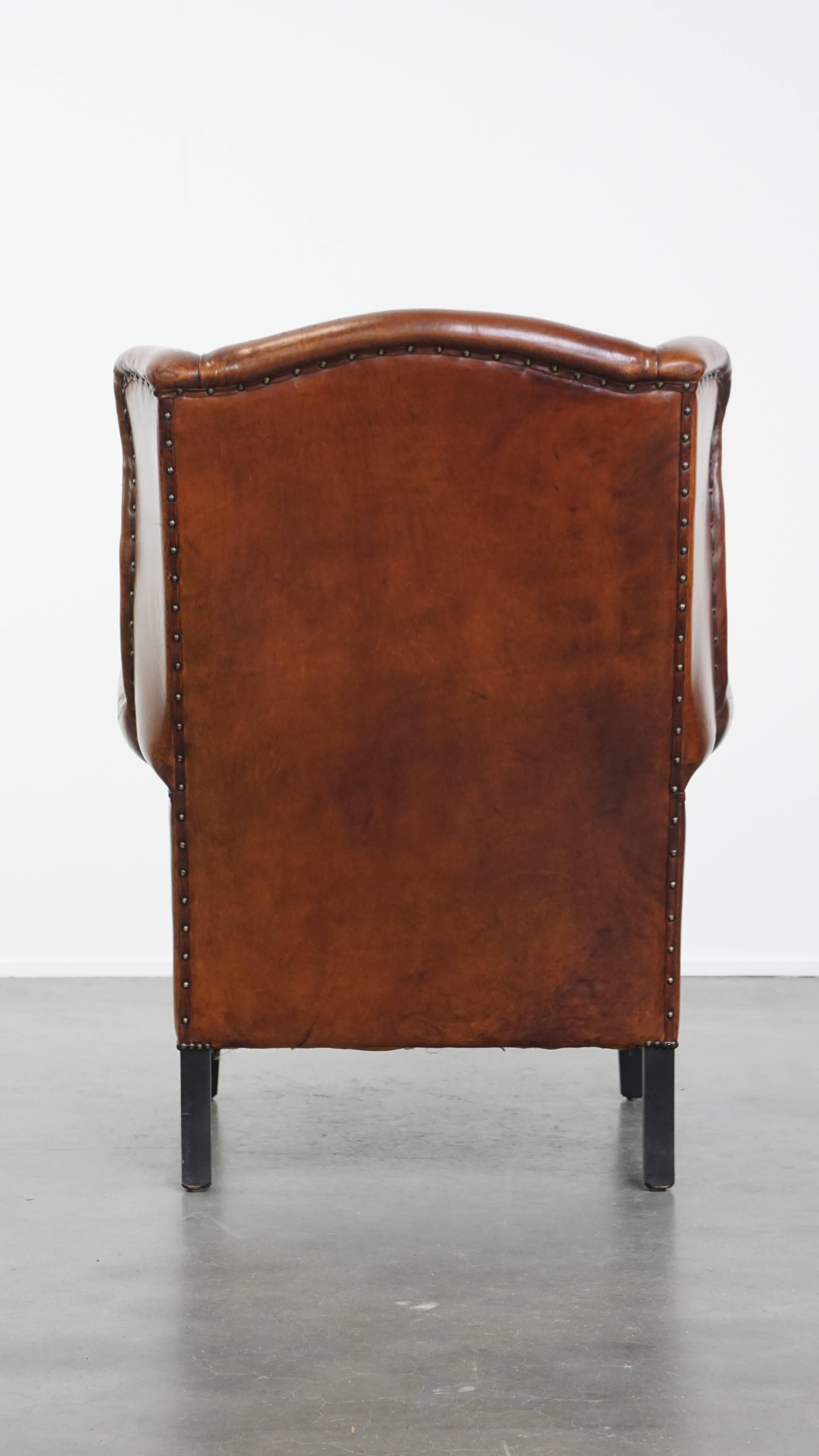 Fatto a mano Grande sedia Wingback in pelle di pecora d'epoca in vendita