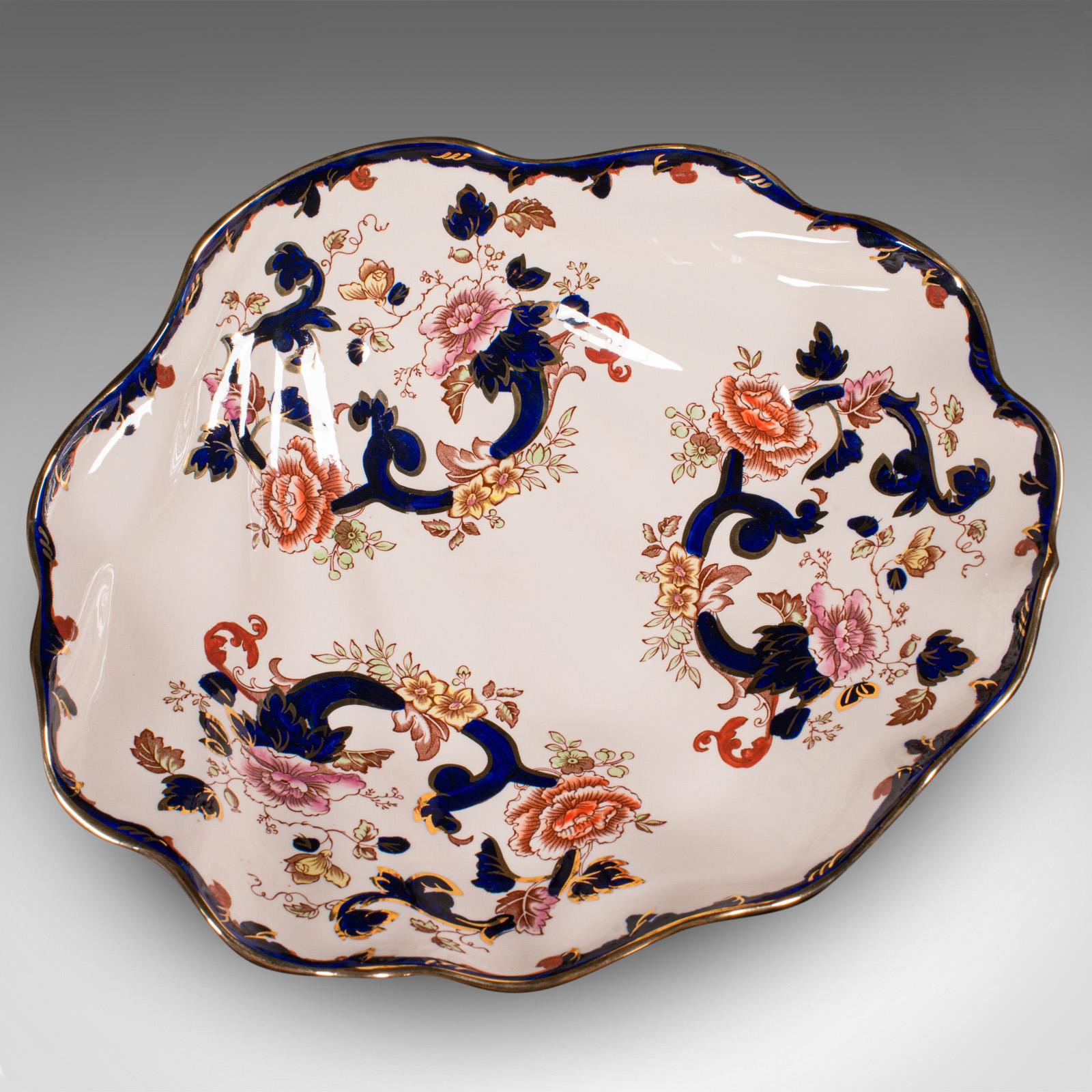 Large Vintage Shell Shaped Fruit Bowl, English Ceramic, Decorative, Serving Dish For Sale 2