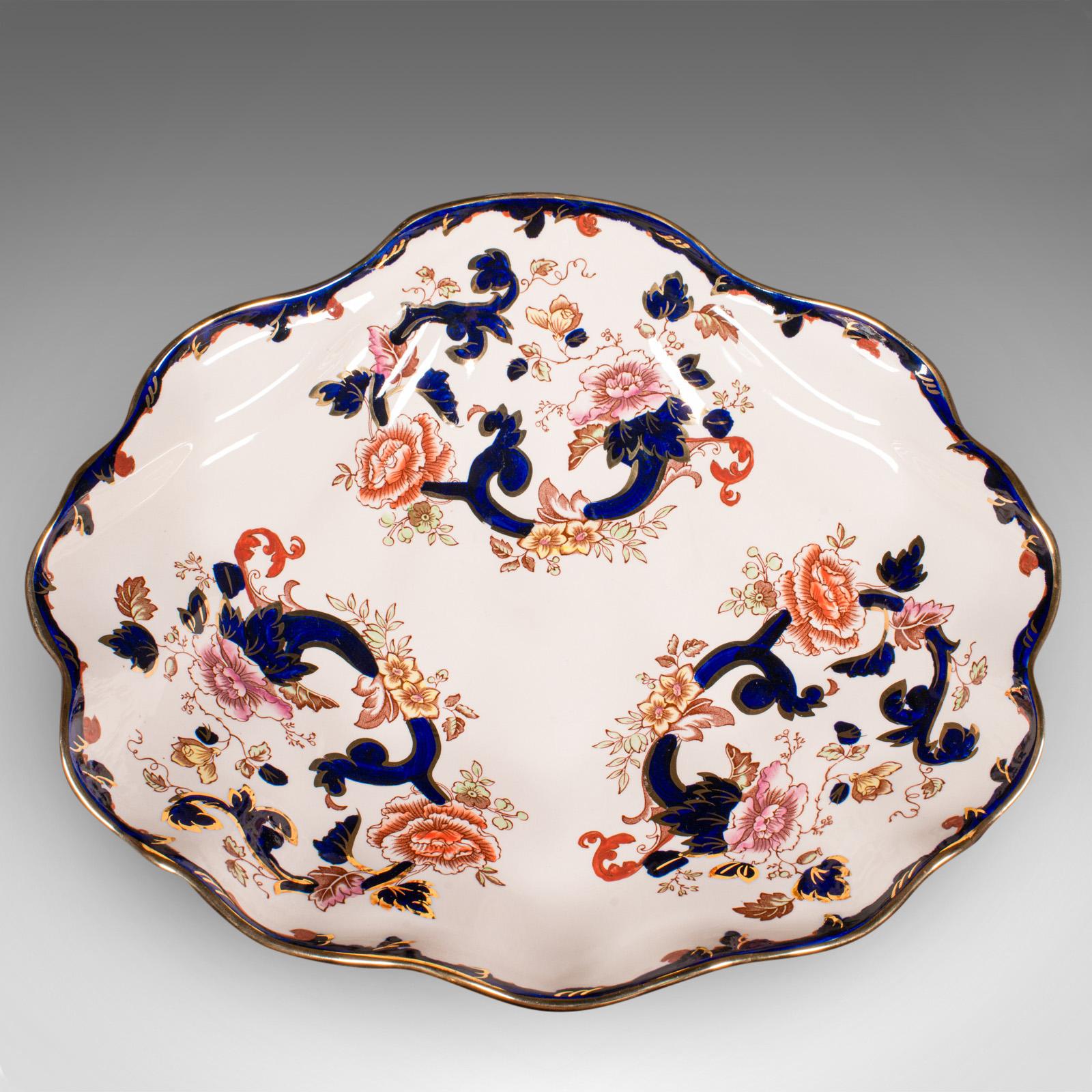 Large Vintage Shell Shaped Fruit Bowl, English Ceramic, Decorative, Serving Dish For Sale 4