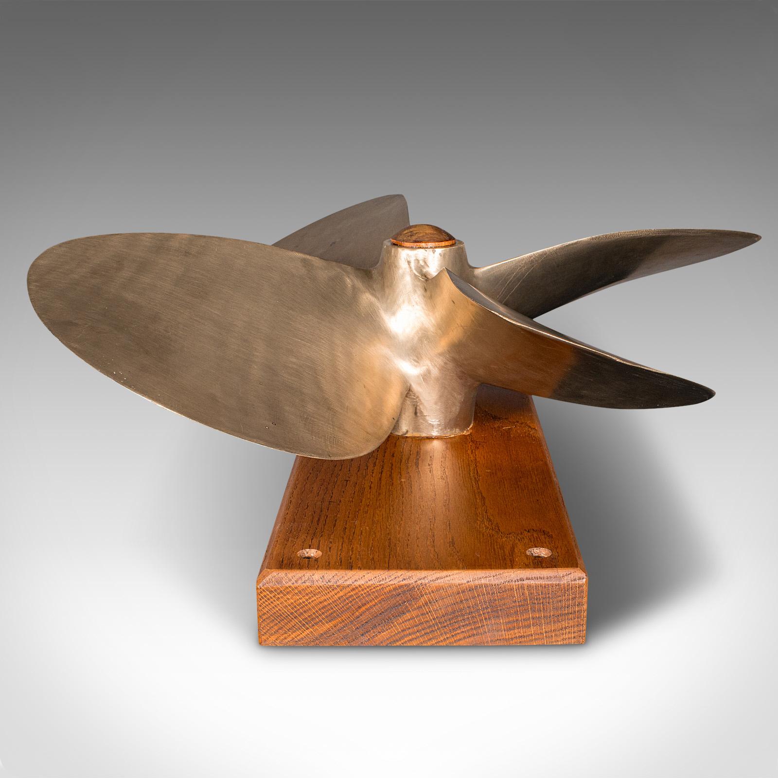 Large Vintage Ship Propeller Display, English Bronze, Oak, Maritime, Mid Century In Good Condition For Sale In Hele, Devon, GB