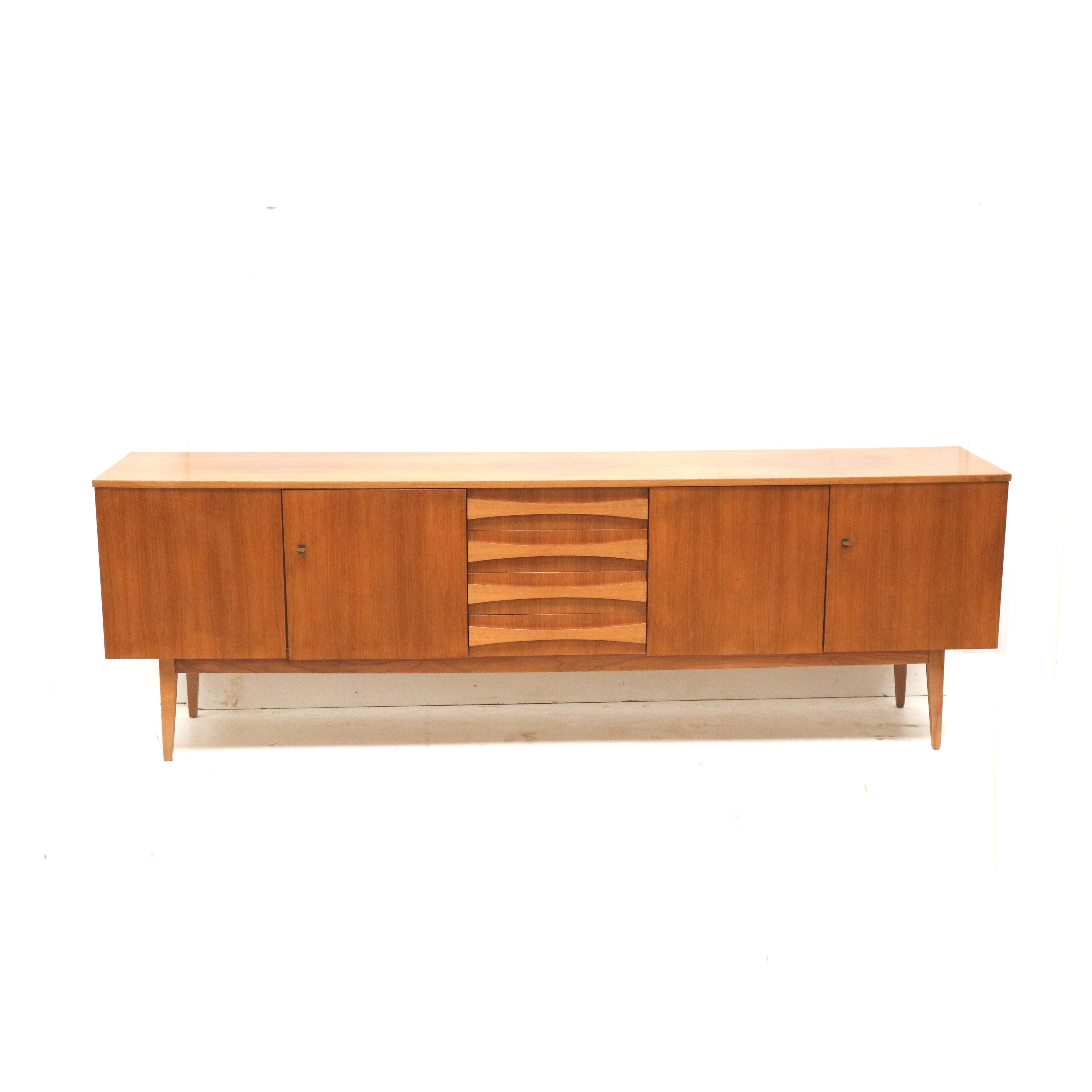 Großes Vintage-Sideboard aus den 60er Jahren 1
