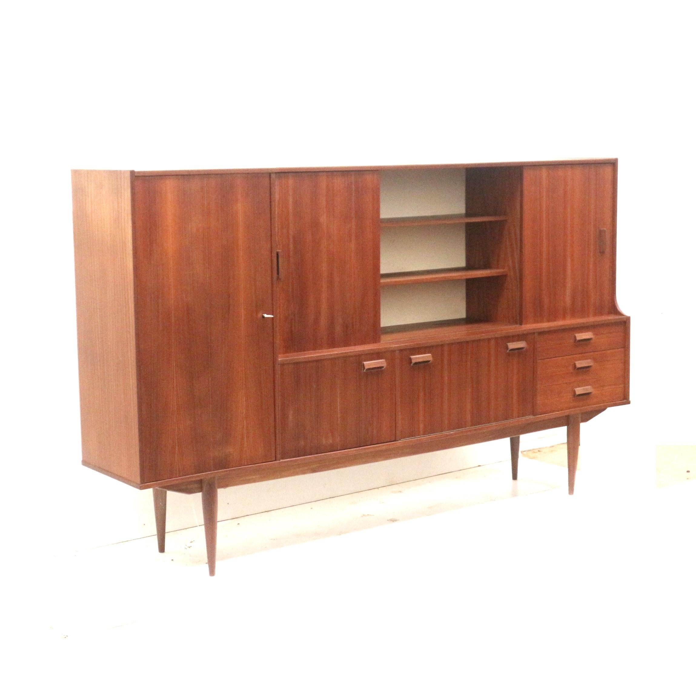 Large vintage sideboard / highboard / wall unit made in the 60s In Good Condition In Breda, NB