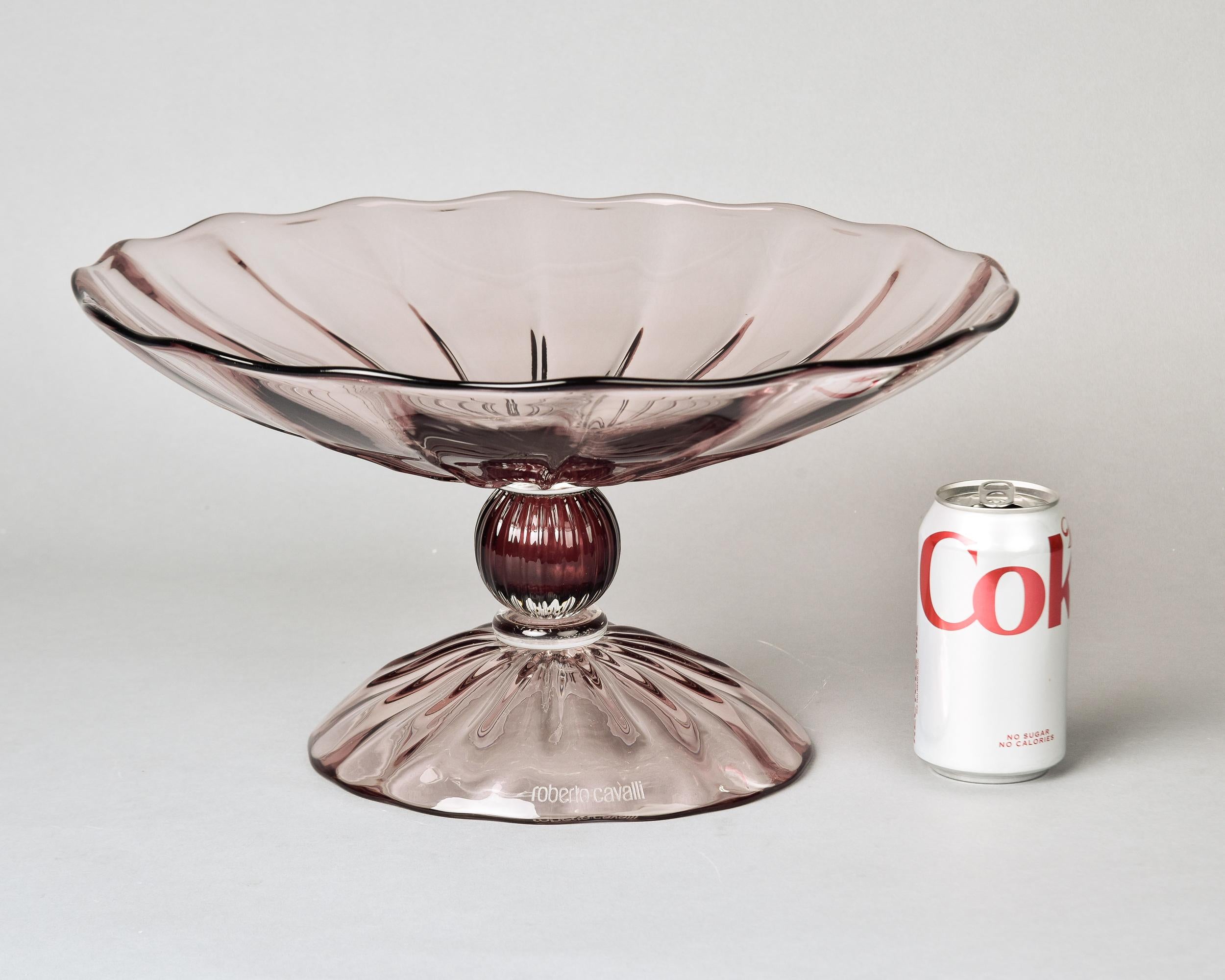 Italiano Grande Tazza o ciotola con piedistallo in vetro ametista pallido vintage firmata Roberto Cavalli