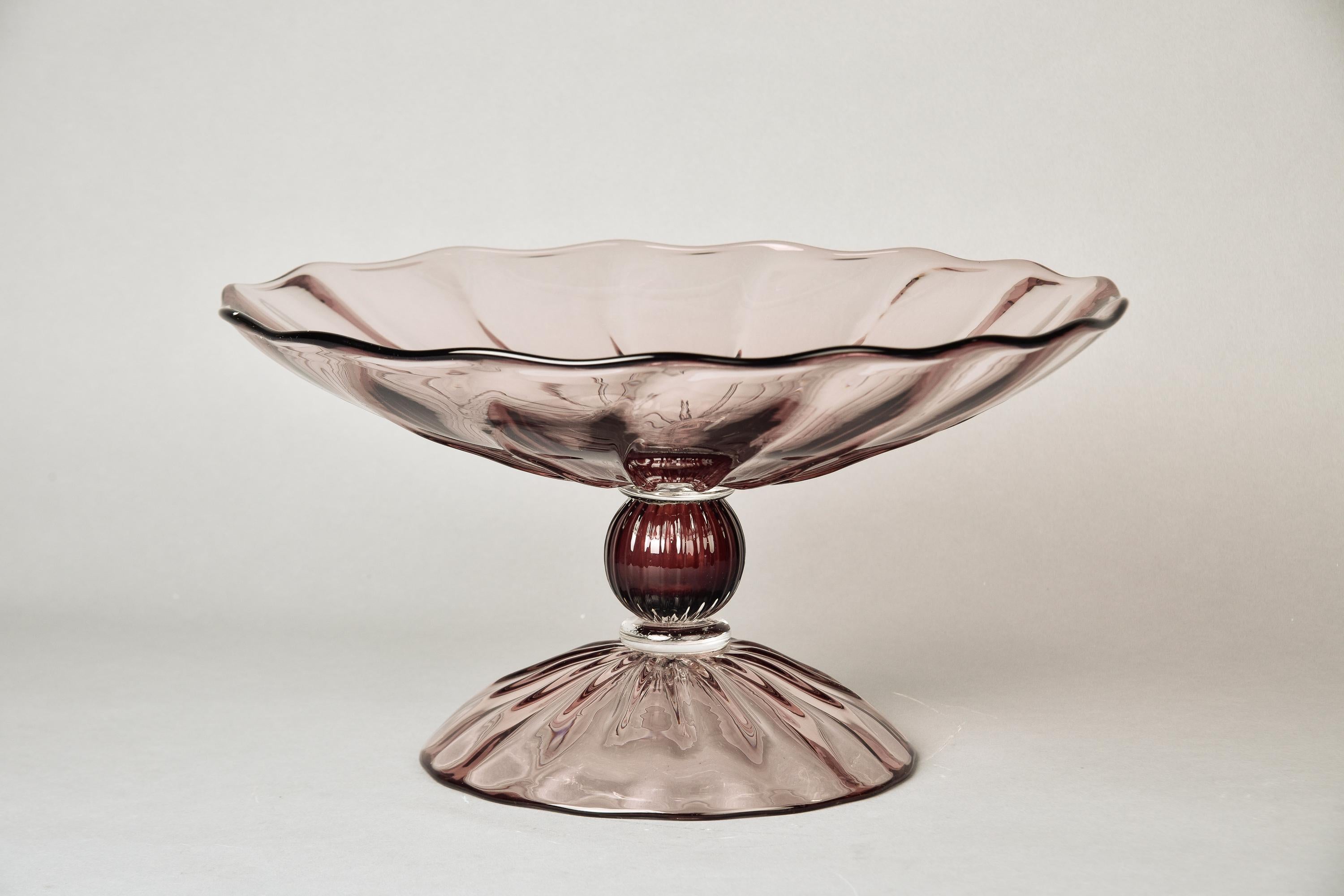Grande Tazza o ciotola con piedistallo in vetro ametista pallido vintage firmata Roberto Cavalli 1